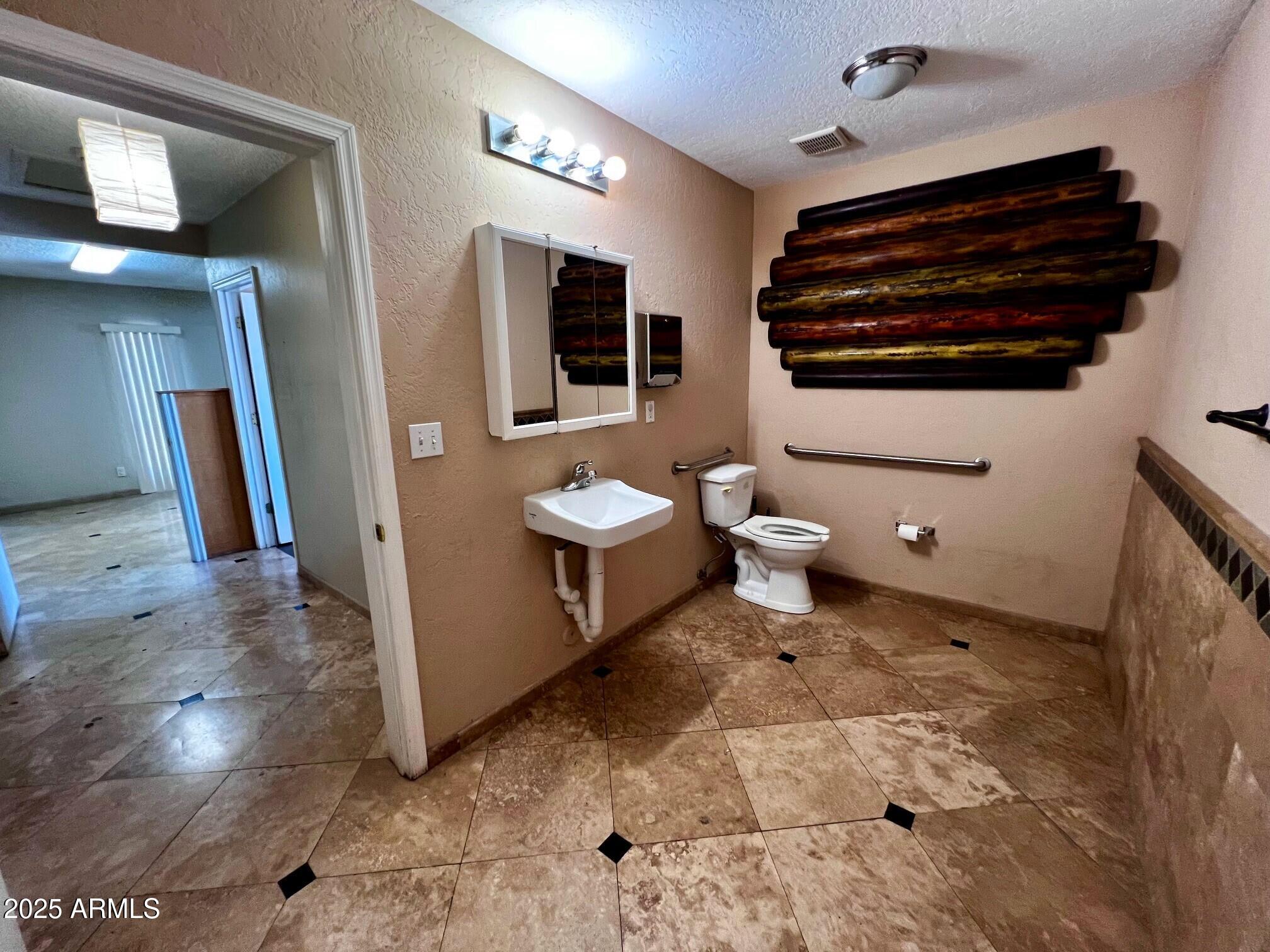 UPSHAW DESERT HEIGHTS - Commercial Sale
