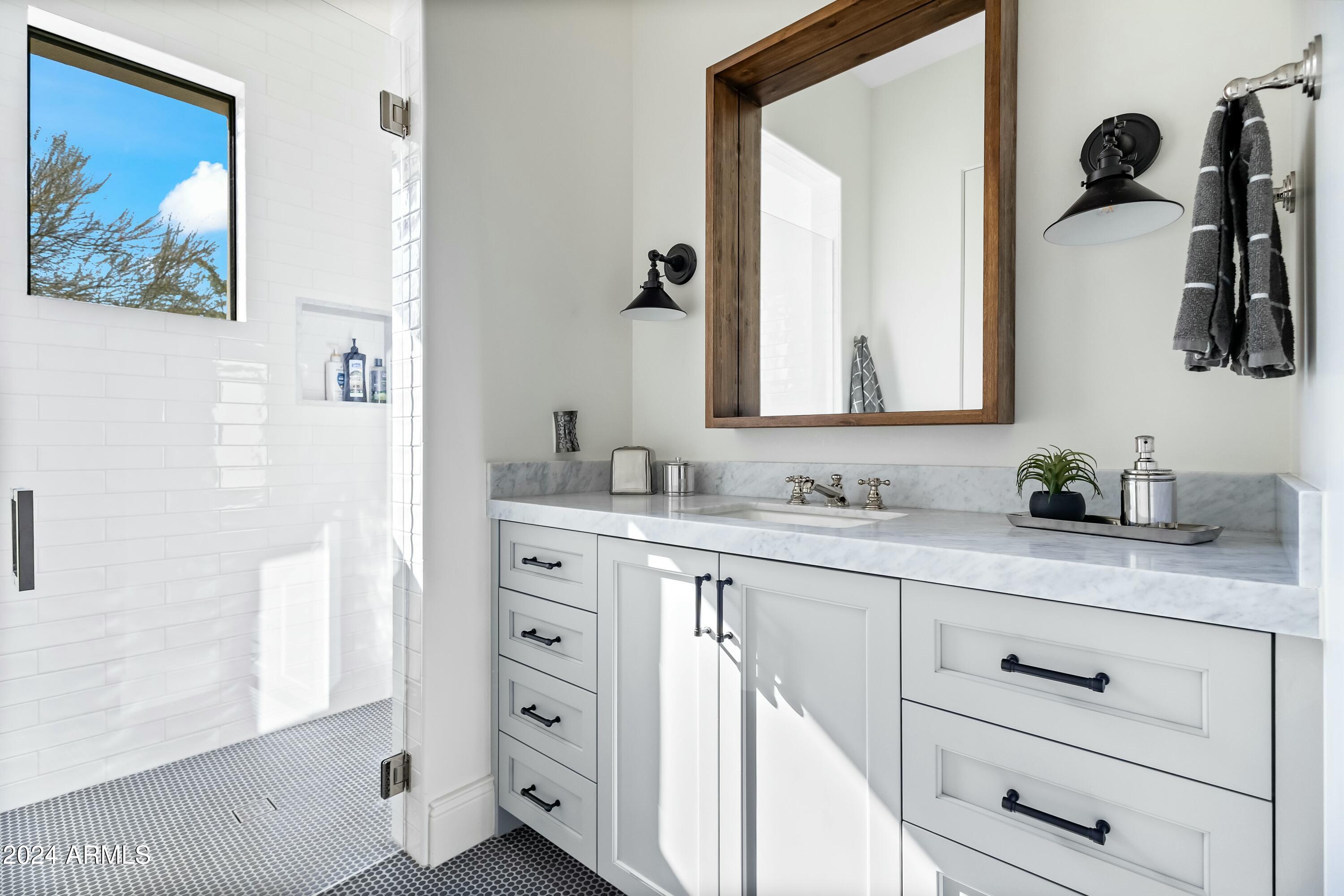 QUARTZ VALLEY - Residential