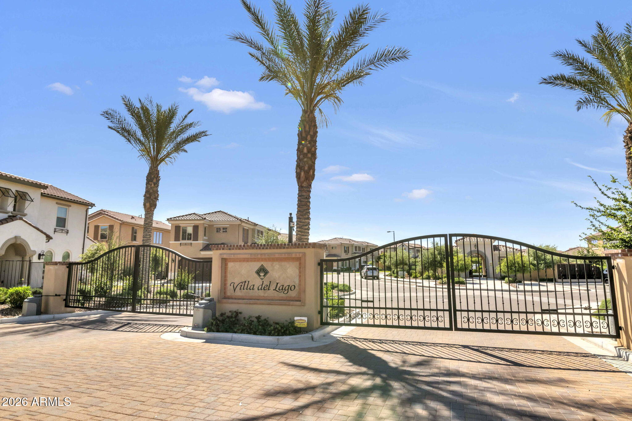 VILLA DEL LAGO - Residential
