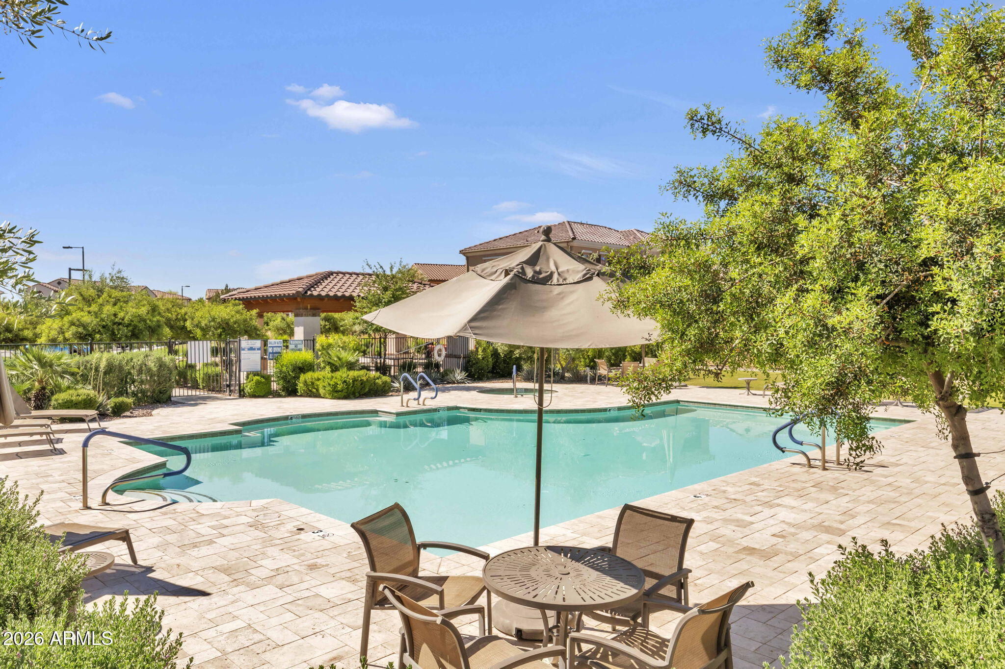 VILLA DEL LAGO - Residential