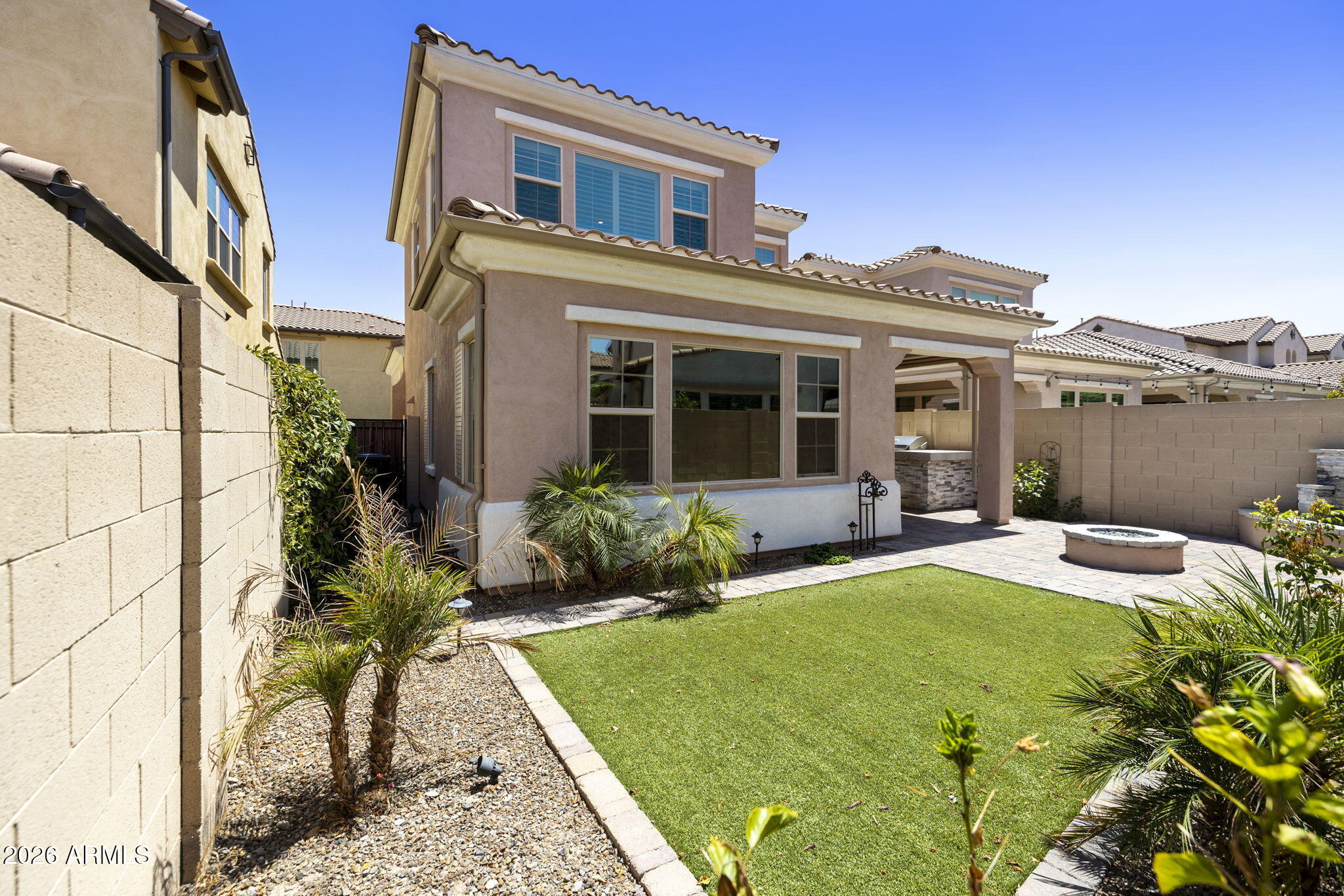 VILLA DEL LAGO - Residential