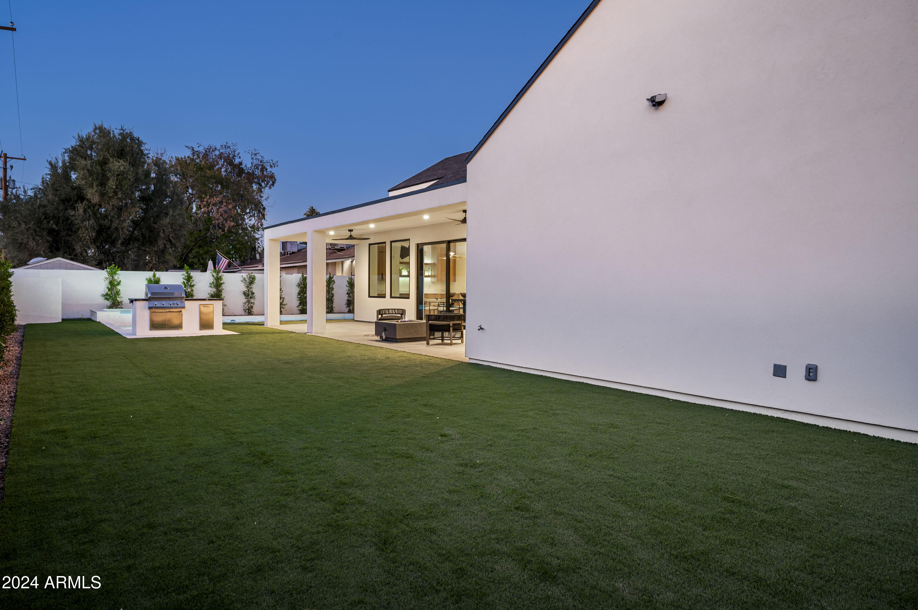 COUNTRY CLUB PLAZA - Residential