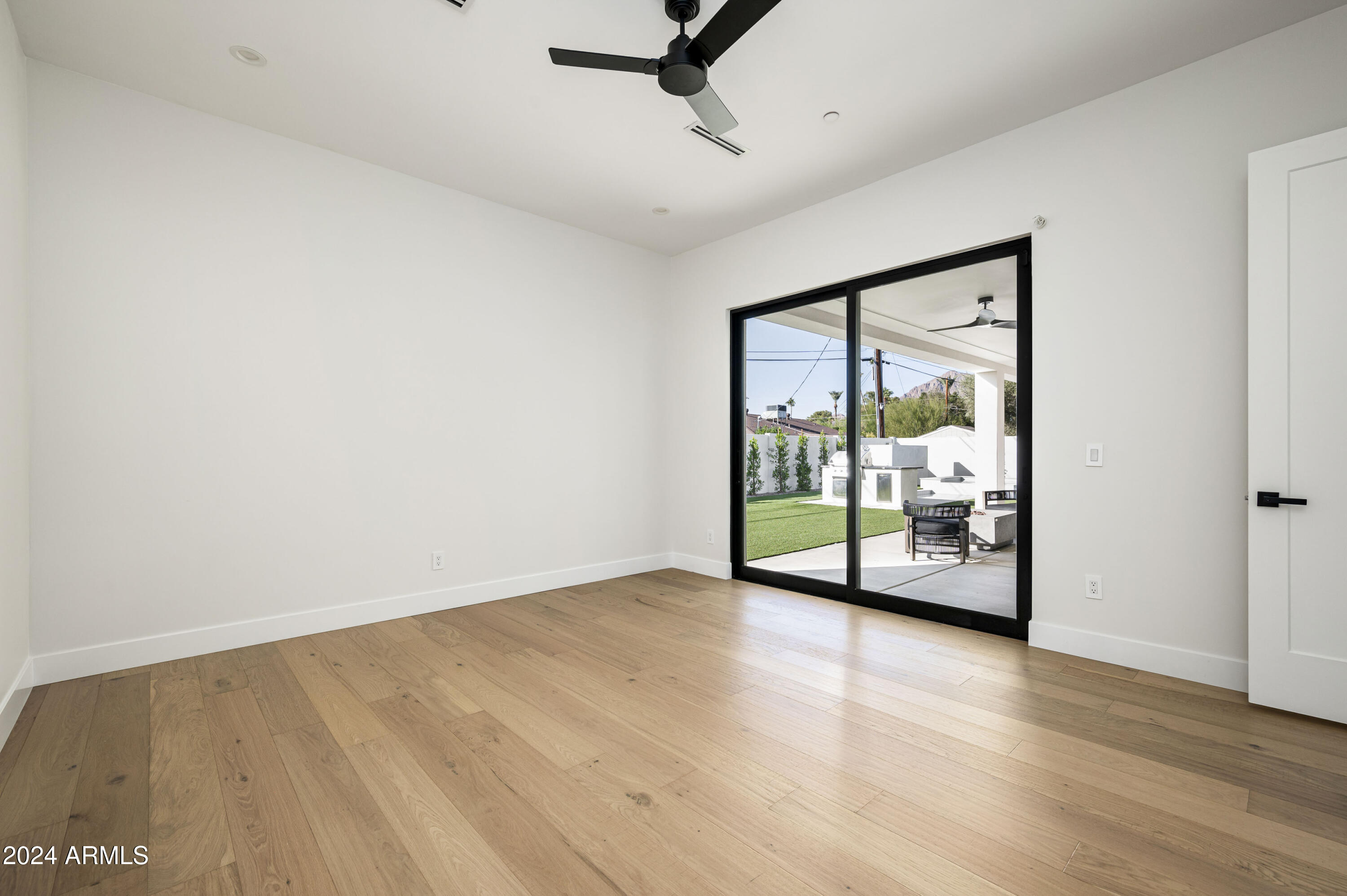 COUNTRY CLUB PLAZA - Residential
