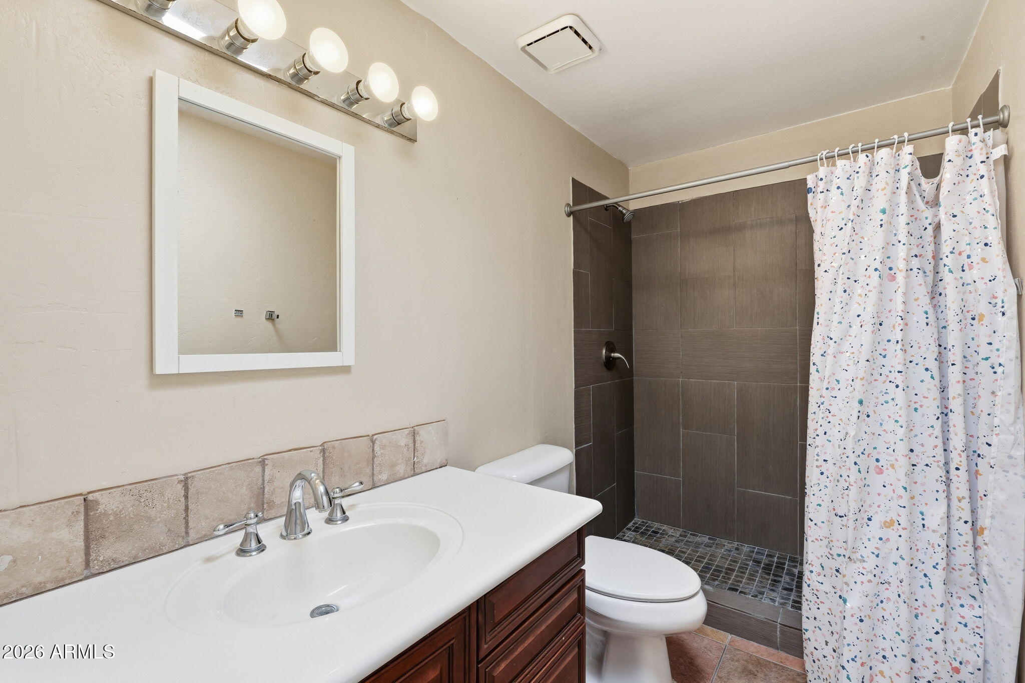 CASA GRANDE TOWNHOMES UNIT THREE - Residential