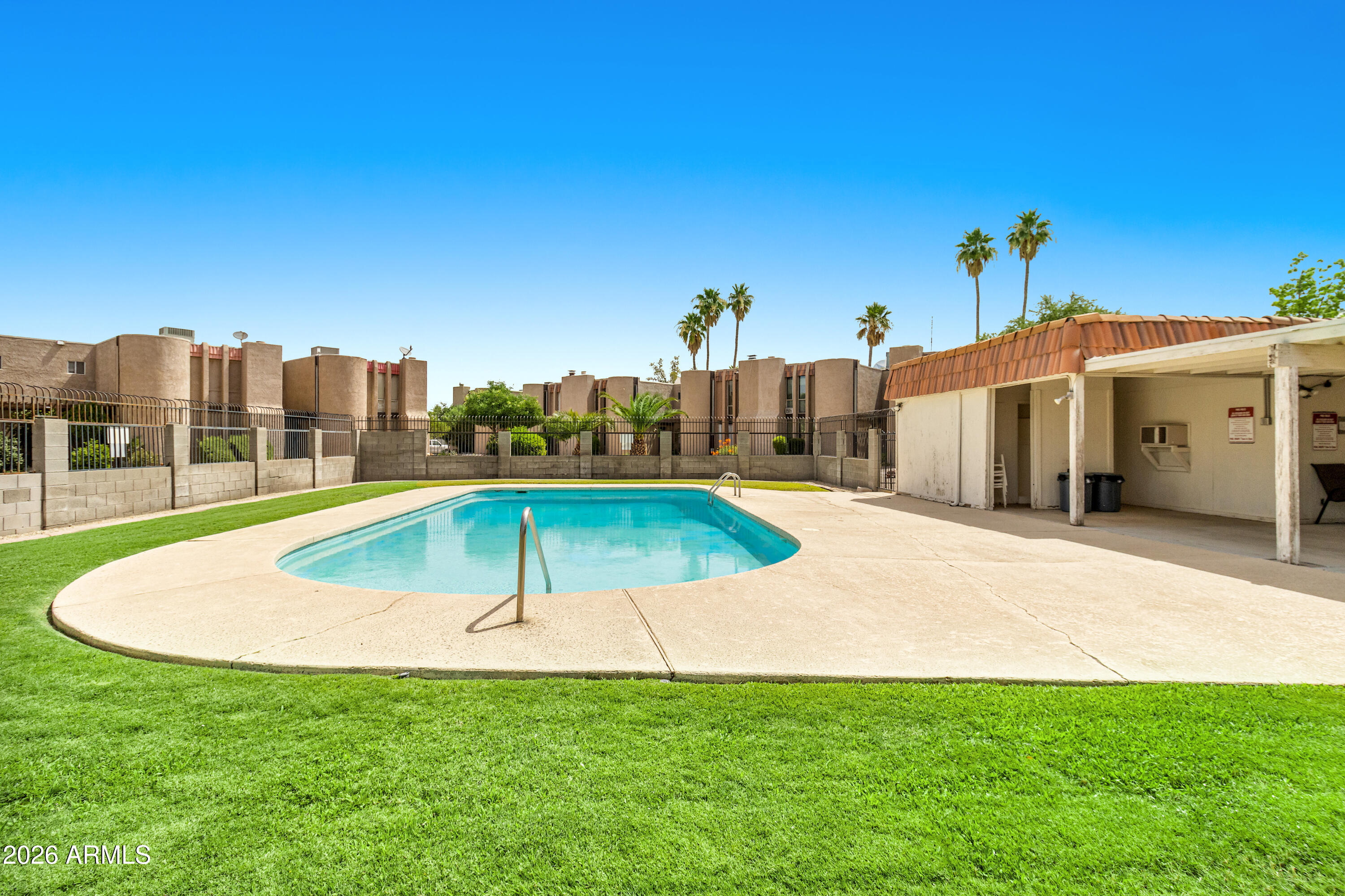 CASA GRANDE TOWNHOMES UNIT THREE - Residential