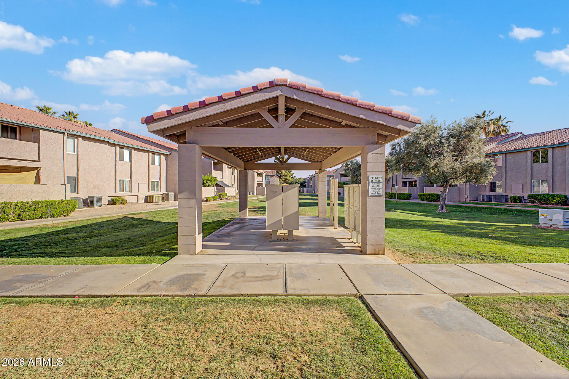 WOODGLEN SQUARE CONDOMINIUMS TRACT F - Residential