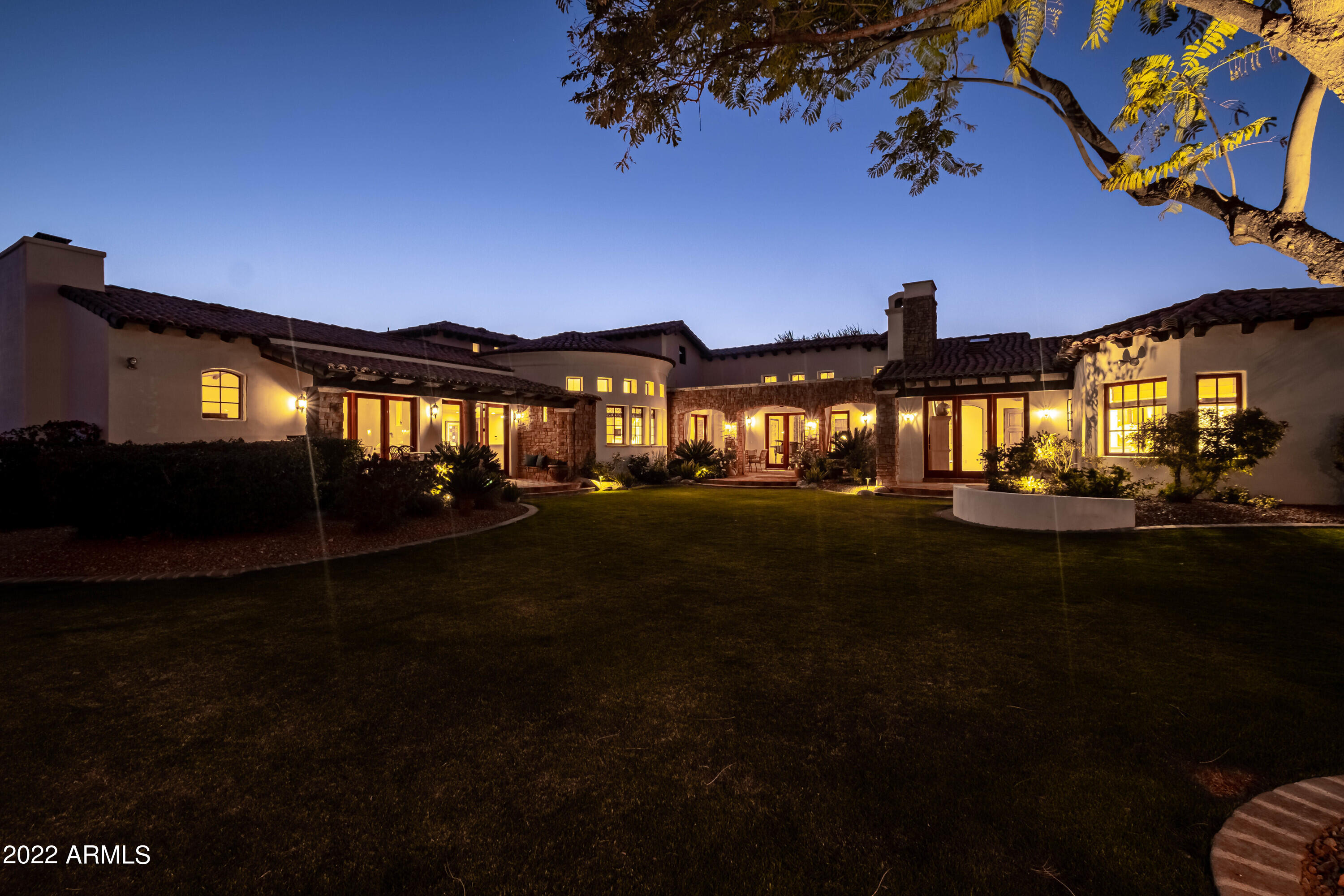 VISTA LOS ARCOS - Residential