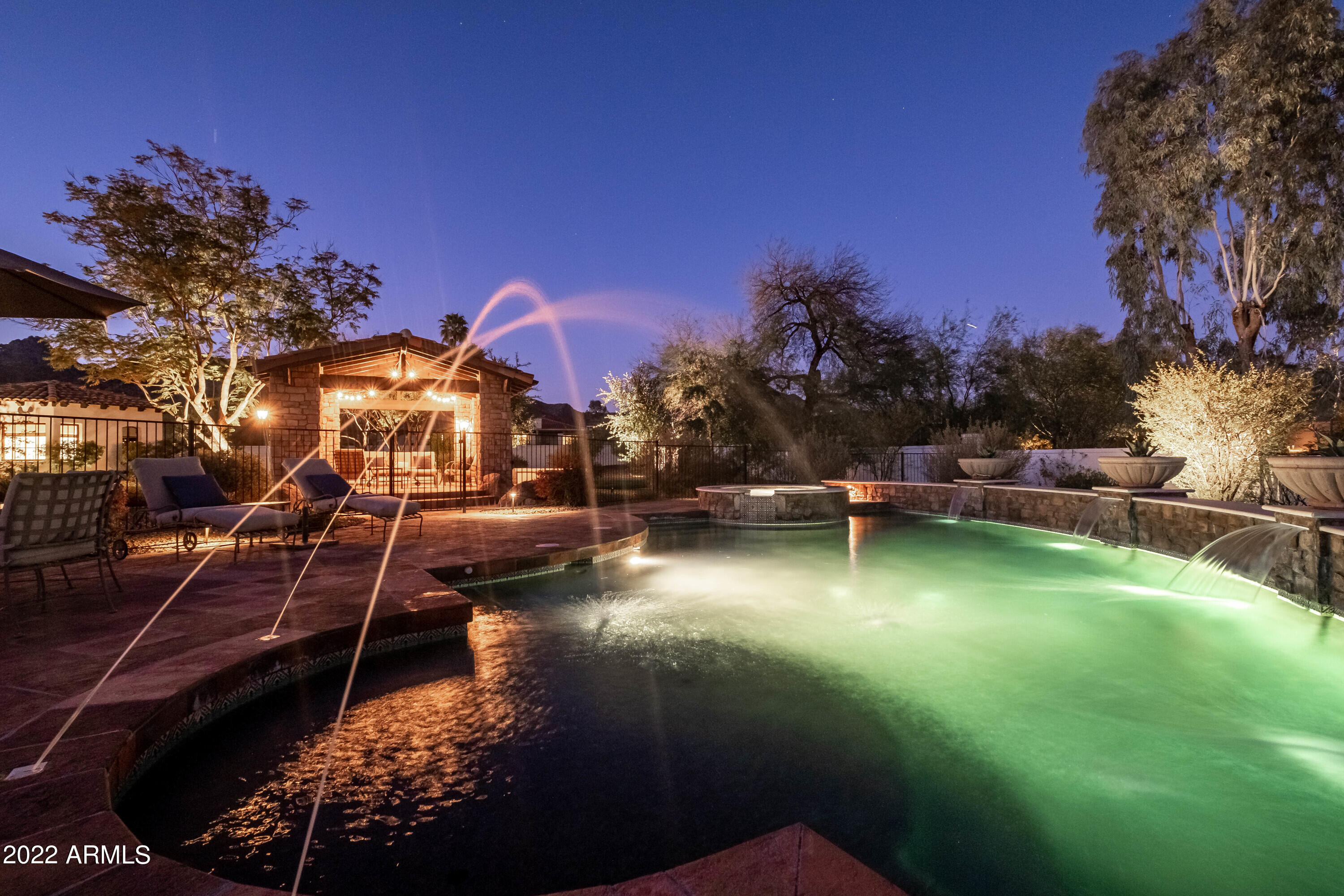 VISTA LOS ARCOS - Residential