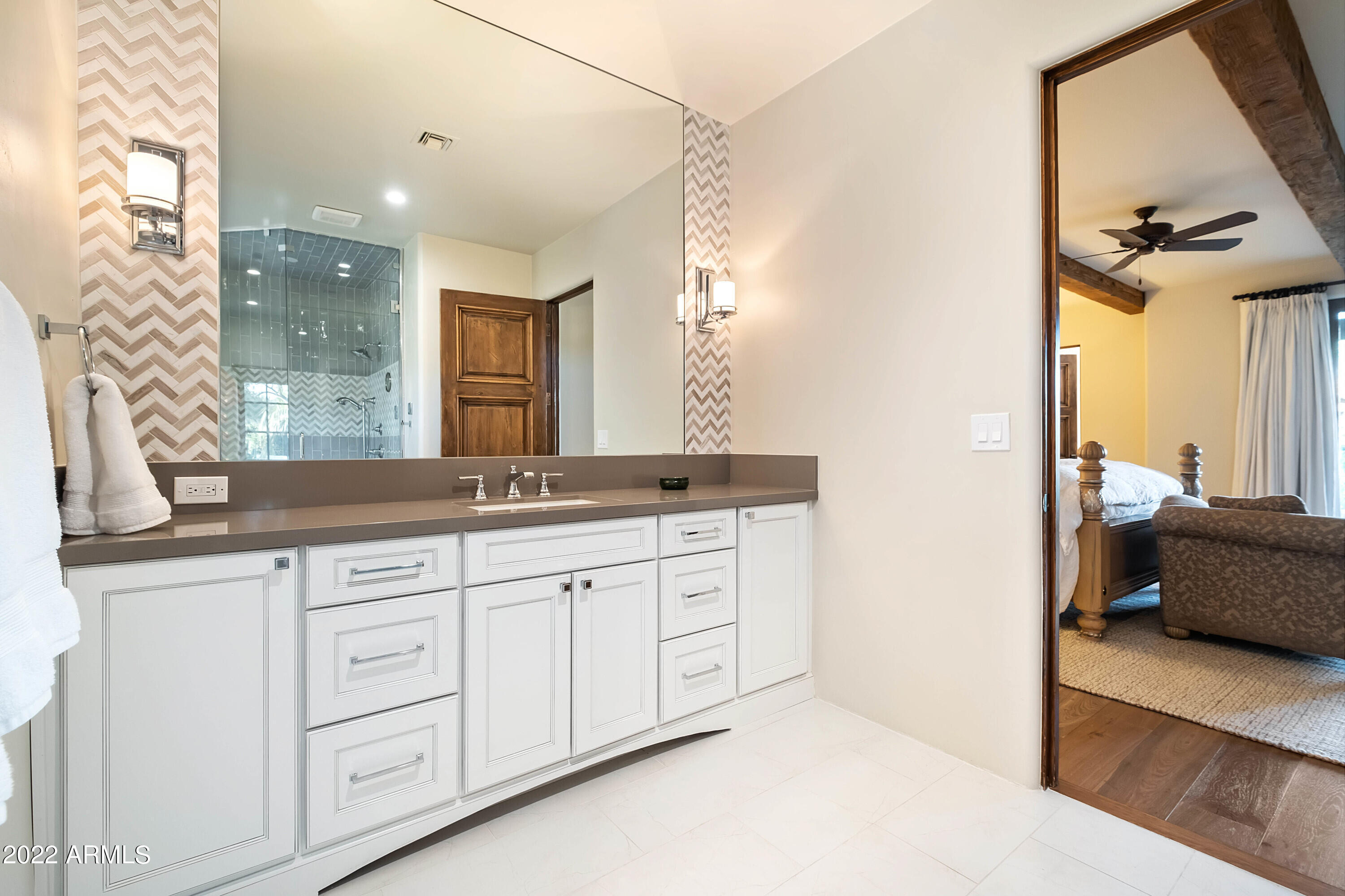 VISTA LOS ARCOS - Residential