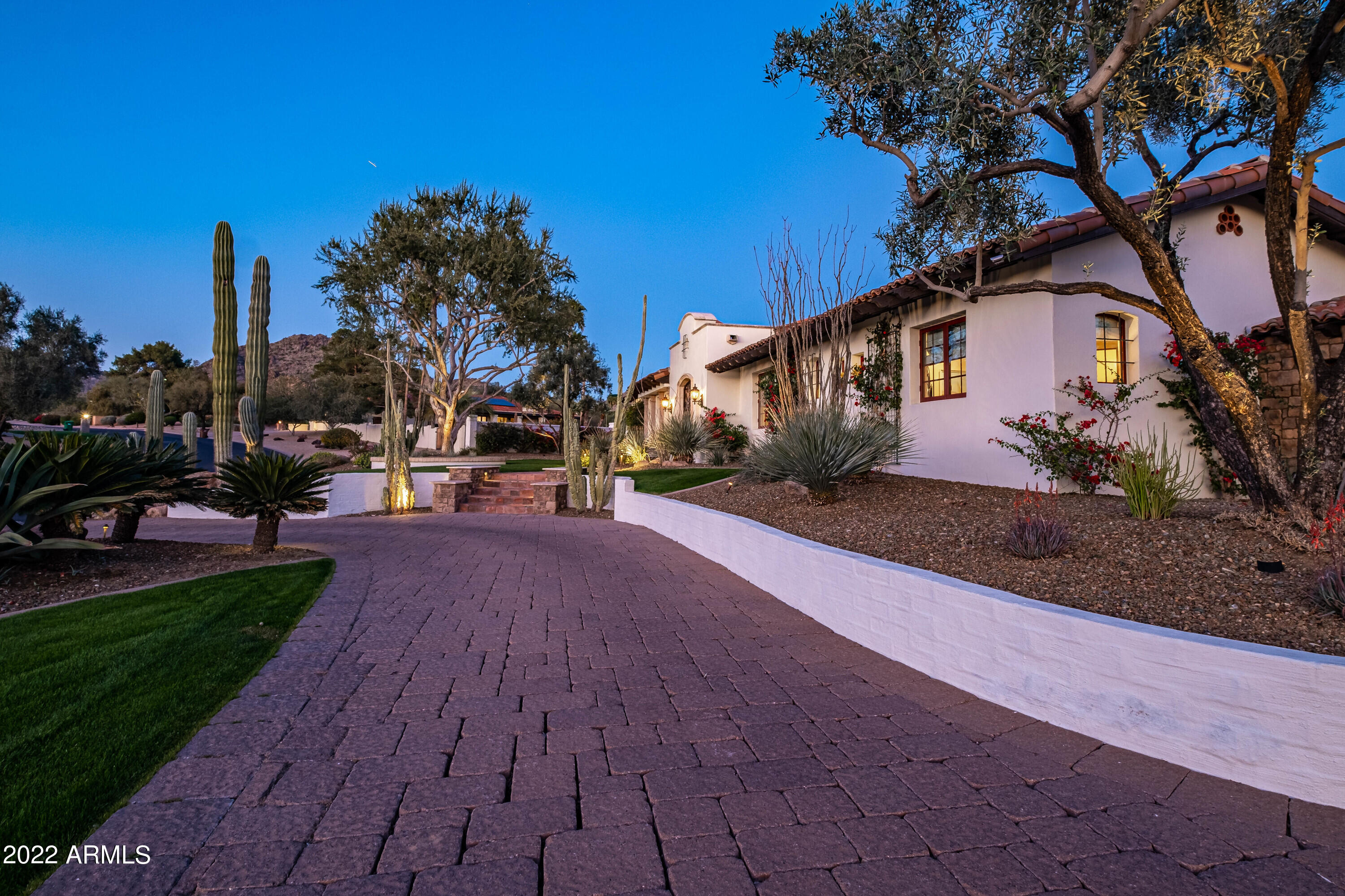 VISTA LOS ARCOS - Residential
