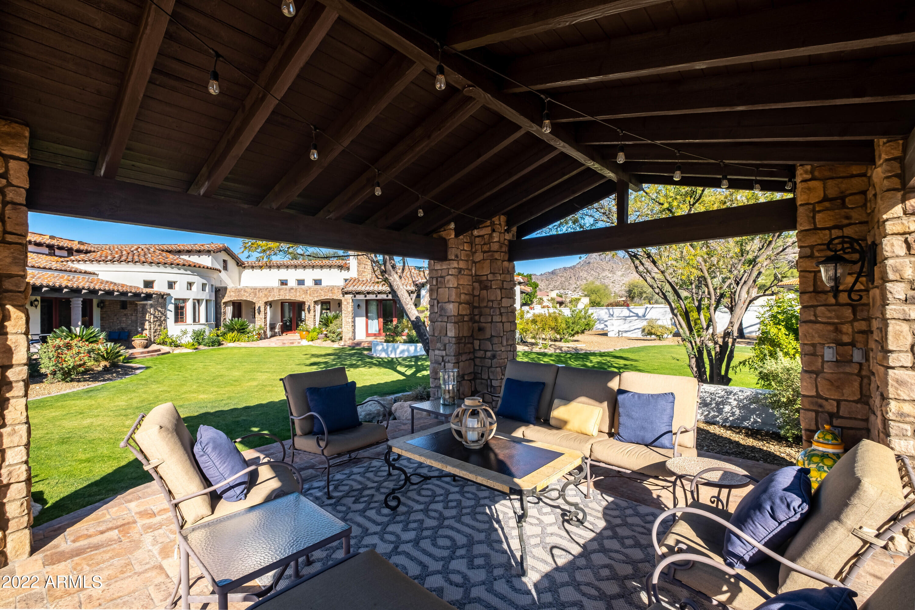 VISTA LOS ARCOS - Residential