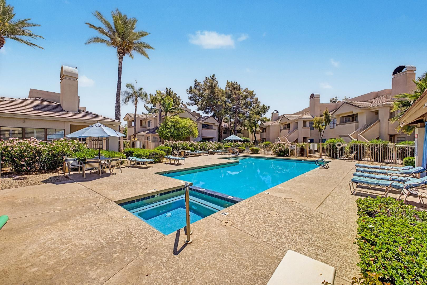 MARIPOSA SCOTTSDALE CONDOMINIUMS - Residential