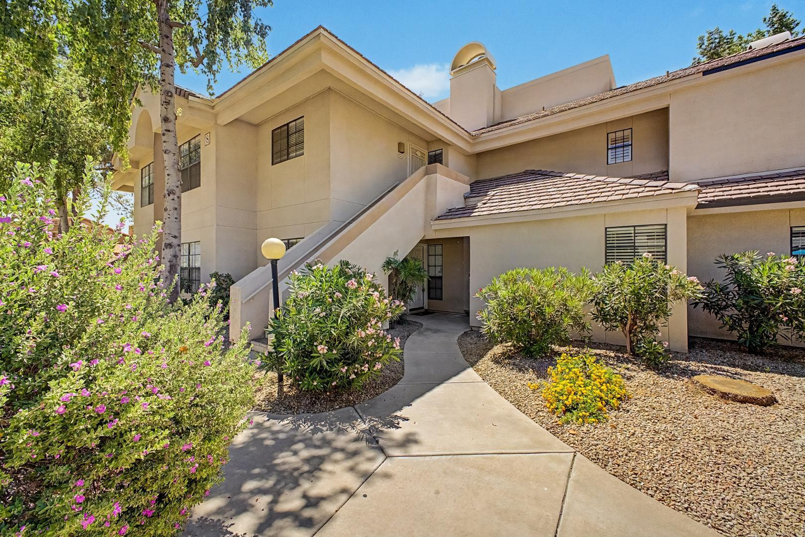 MARIPOSA SCOTTSDALE CONDOMINIUMS - Residential