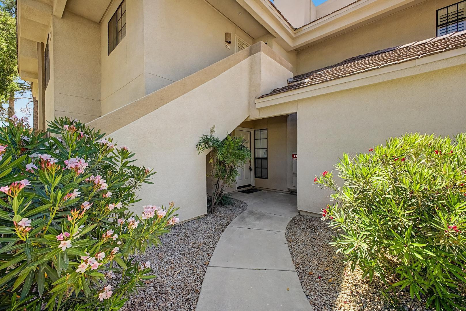 MARIPOSA SCOTTSDALE CONDOMINIUMS - Residential