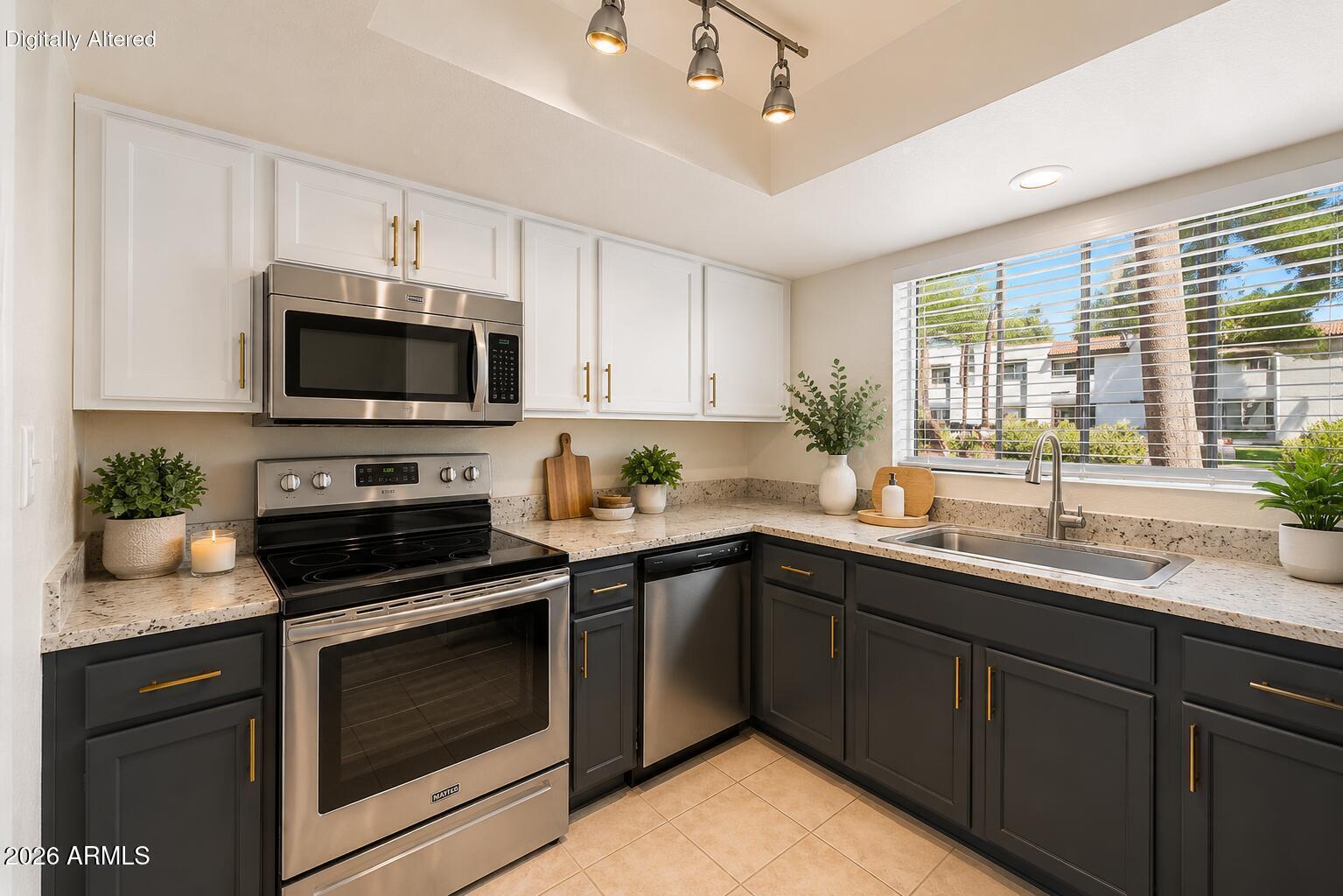 MARIPOSA SCOTTSDALE CONDOMINIUMS - Residential