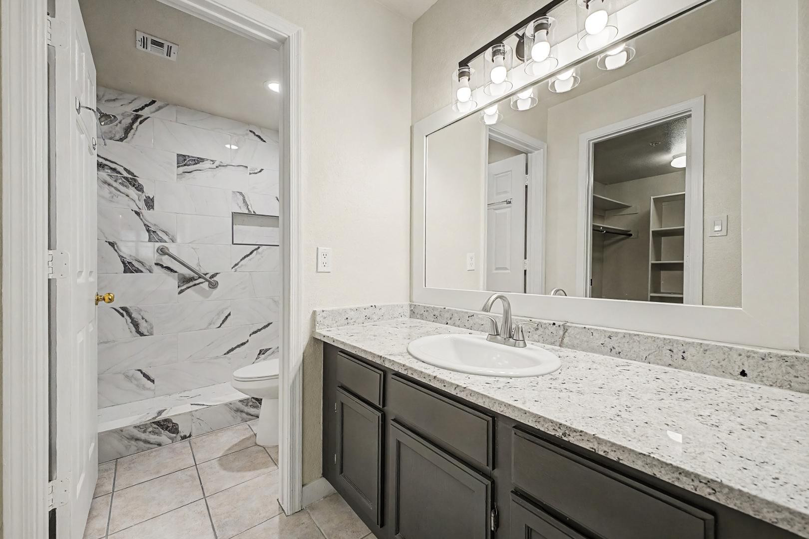 MARIPOSA SCOTTSDALE CONDOMINIUMS - Residential