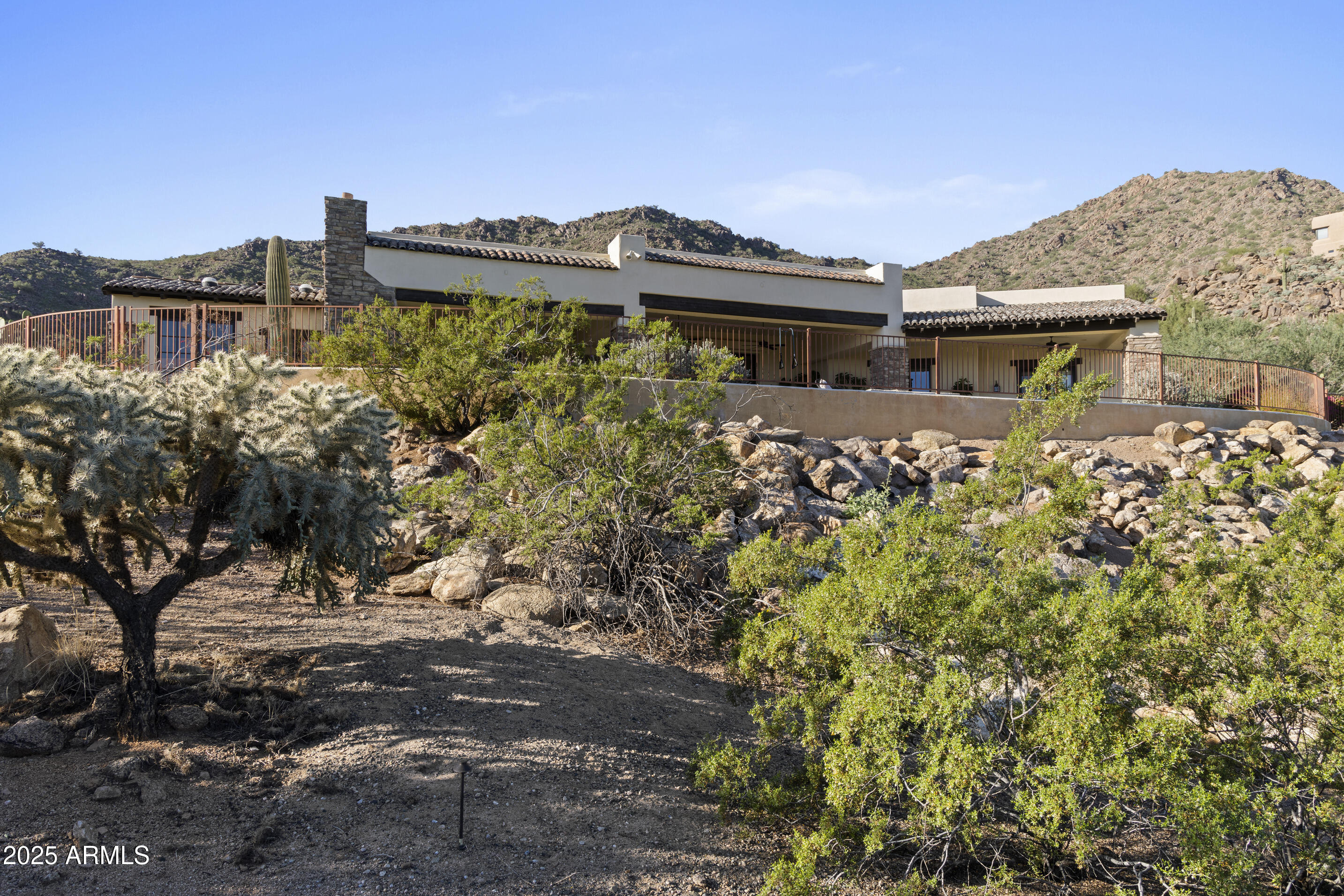 ROLLING HILLS - Residential