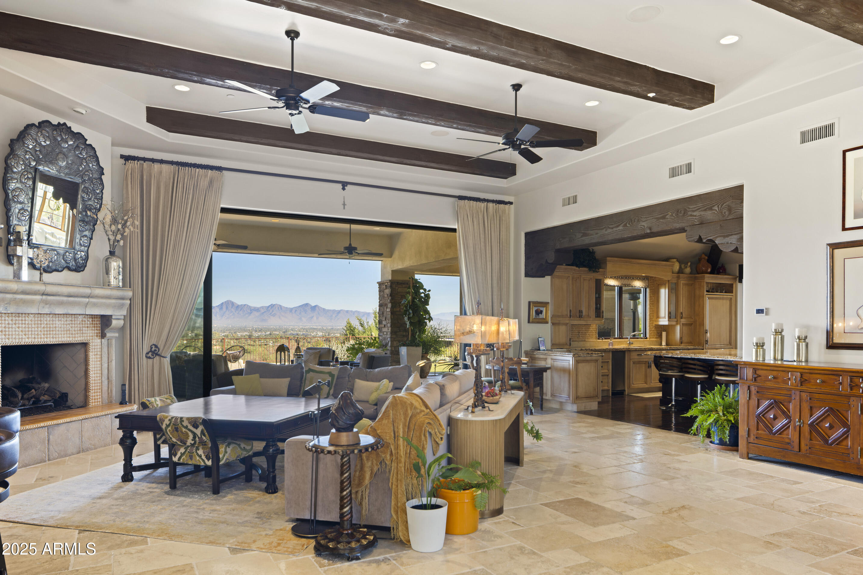 ROLLING HILLS - Residential