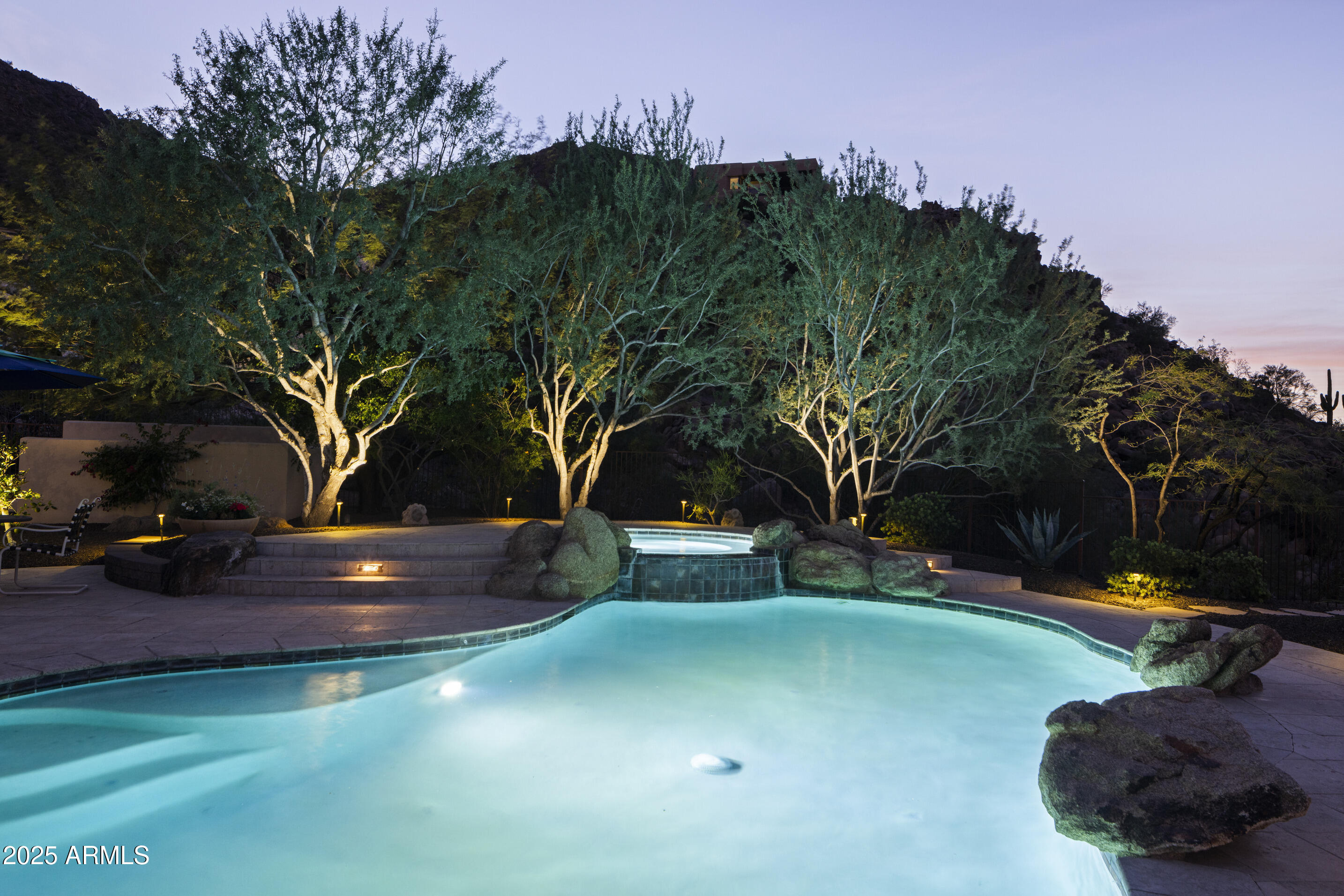 ROLLING HILLS - Residential