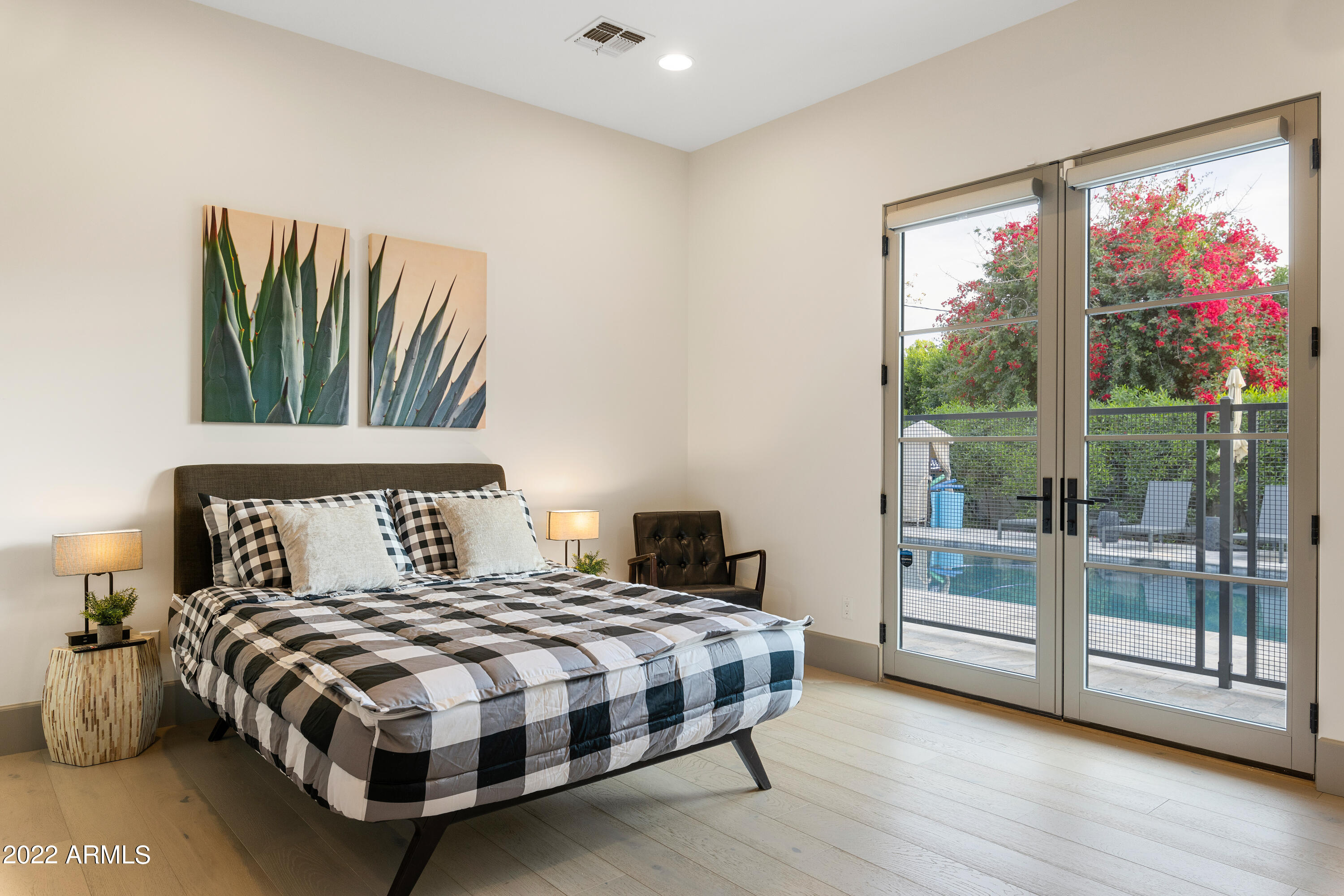 ARGYLE CIRCLE - Residential