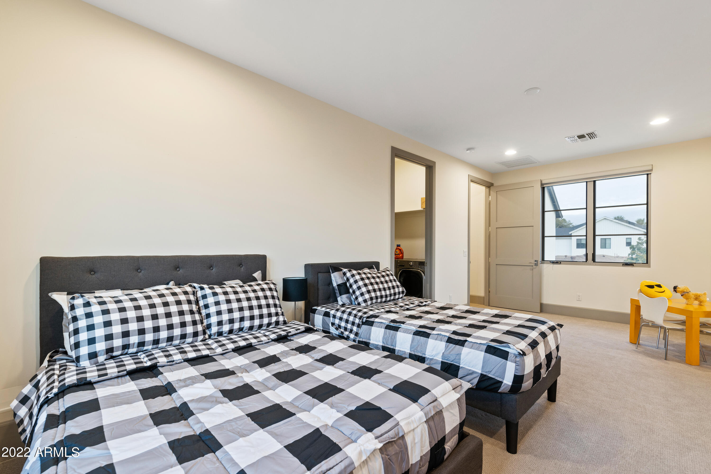 ARGYLE CIRCLE - Residential
