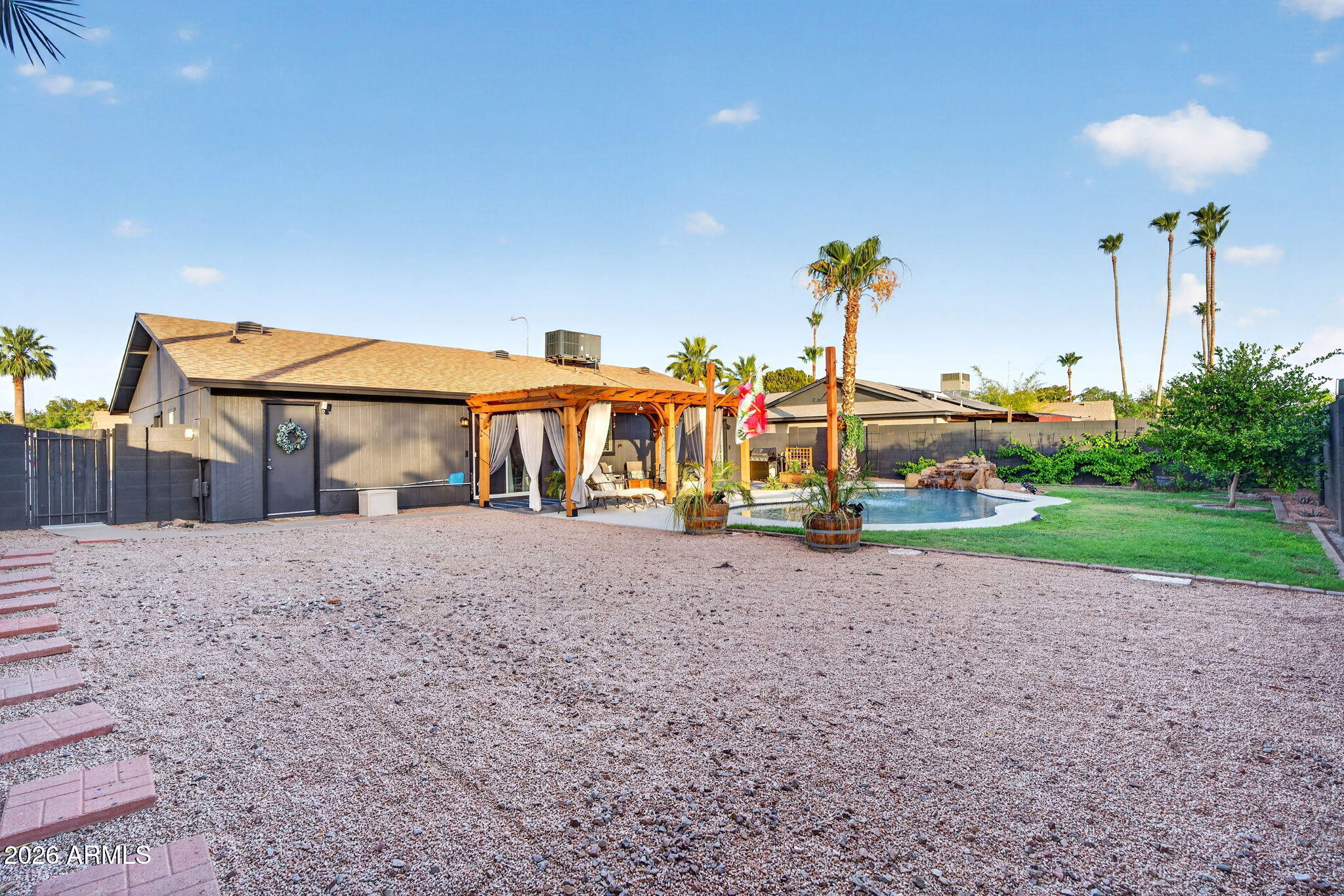 BROADWAY PALMS - Residential