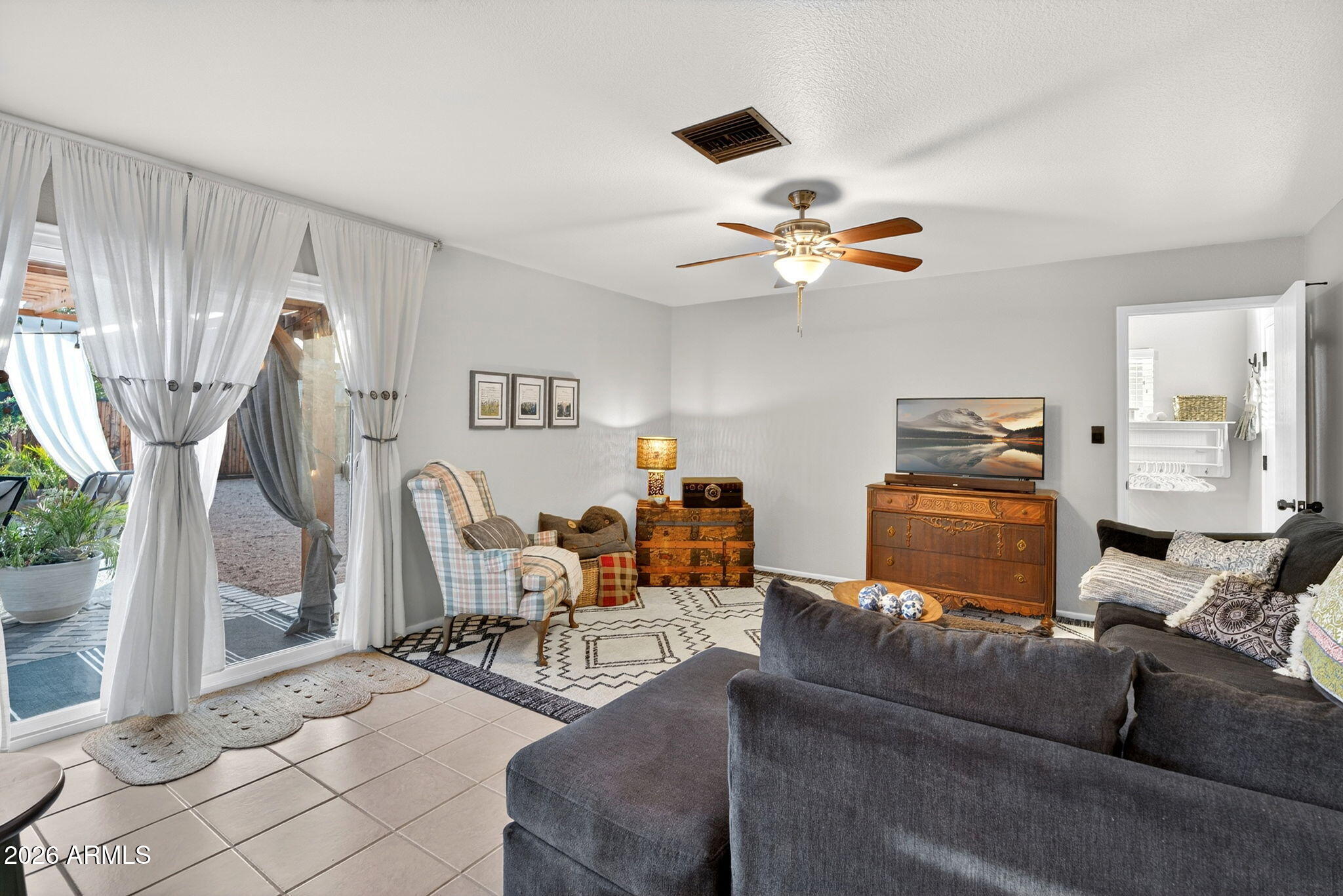 BROADWAY PALMS - Residential