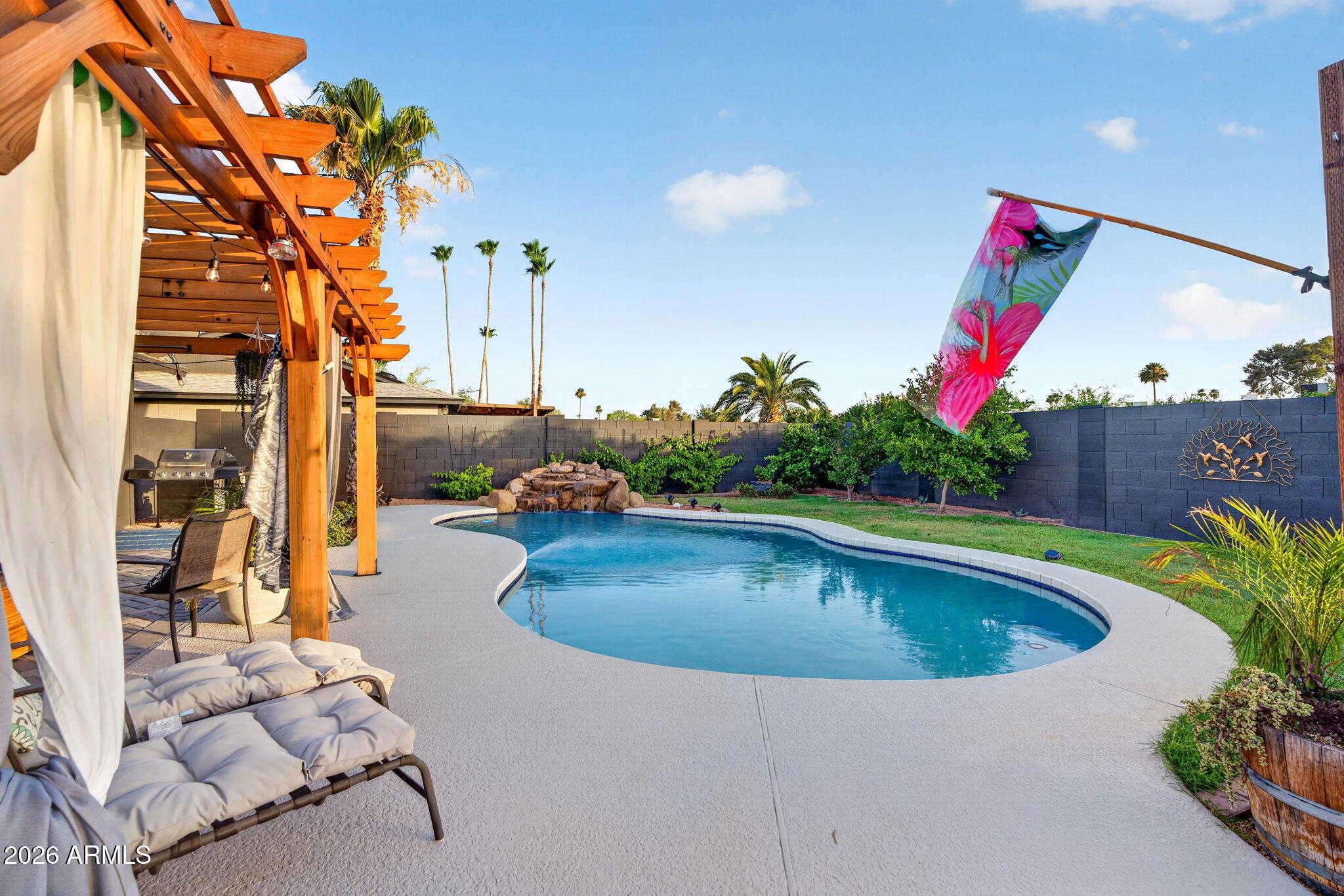 BROADWAY PALMS - Residential