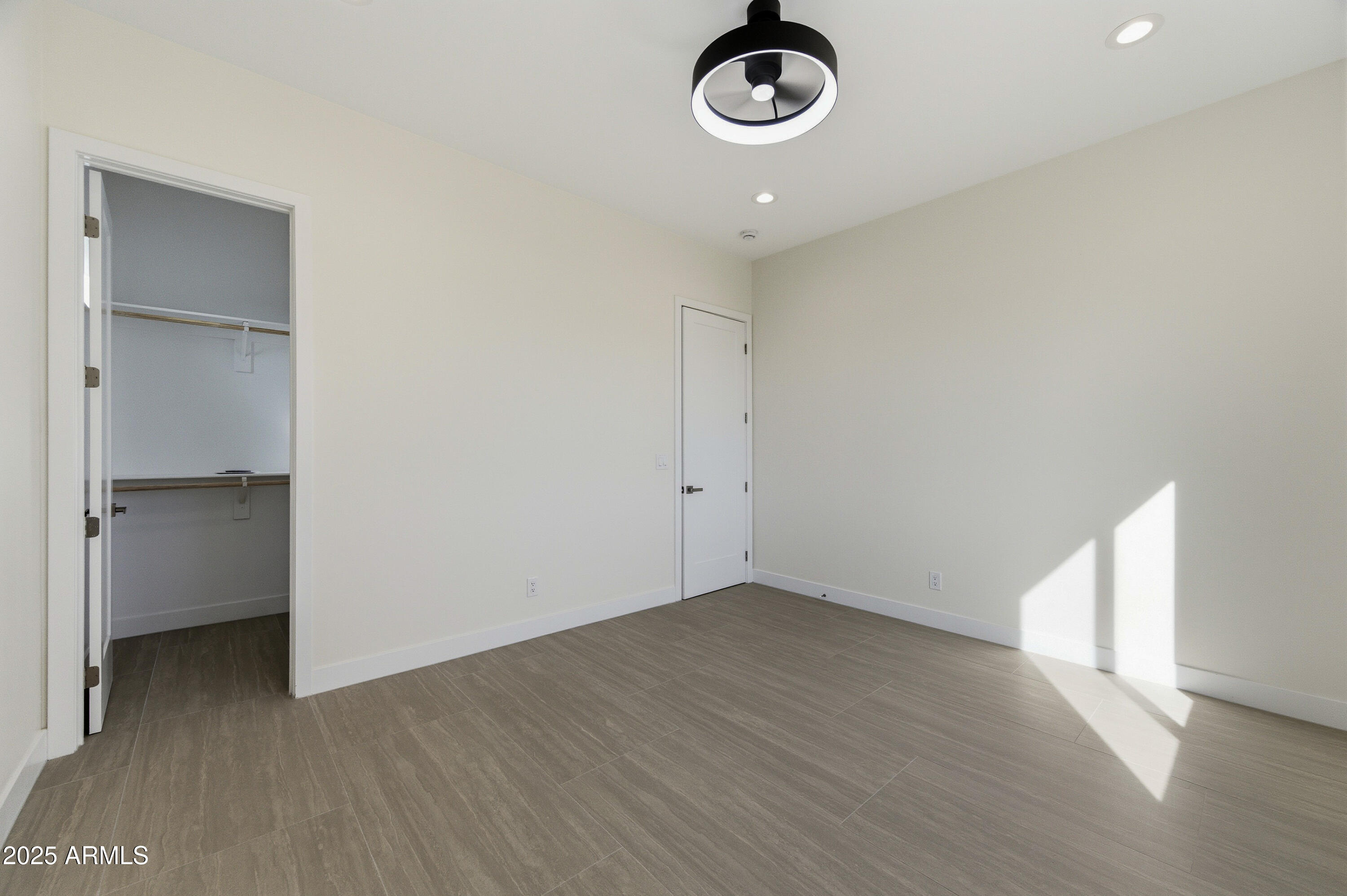 DESERT VISTA UNIT NO 5 CAB 8 SLD 25 - Residential