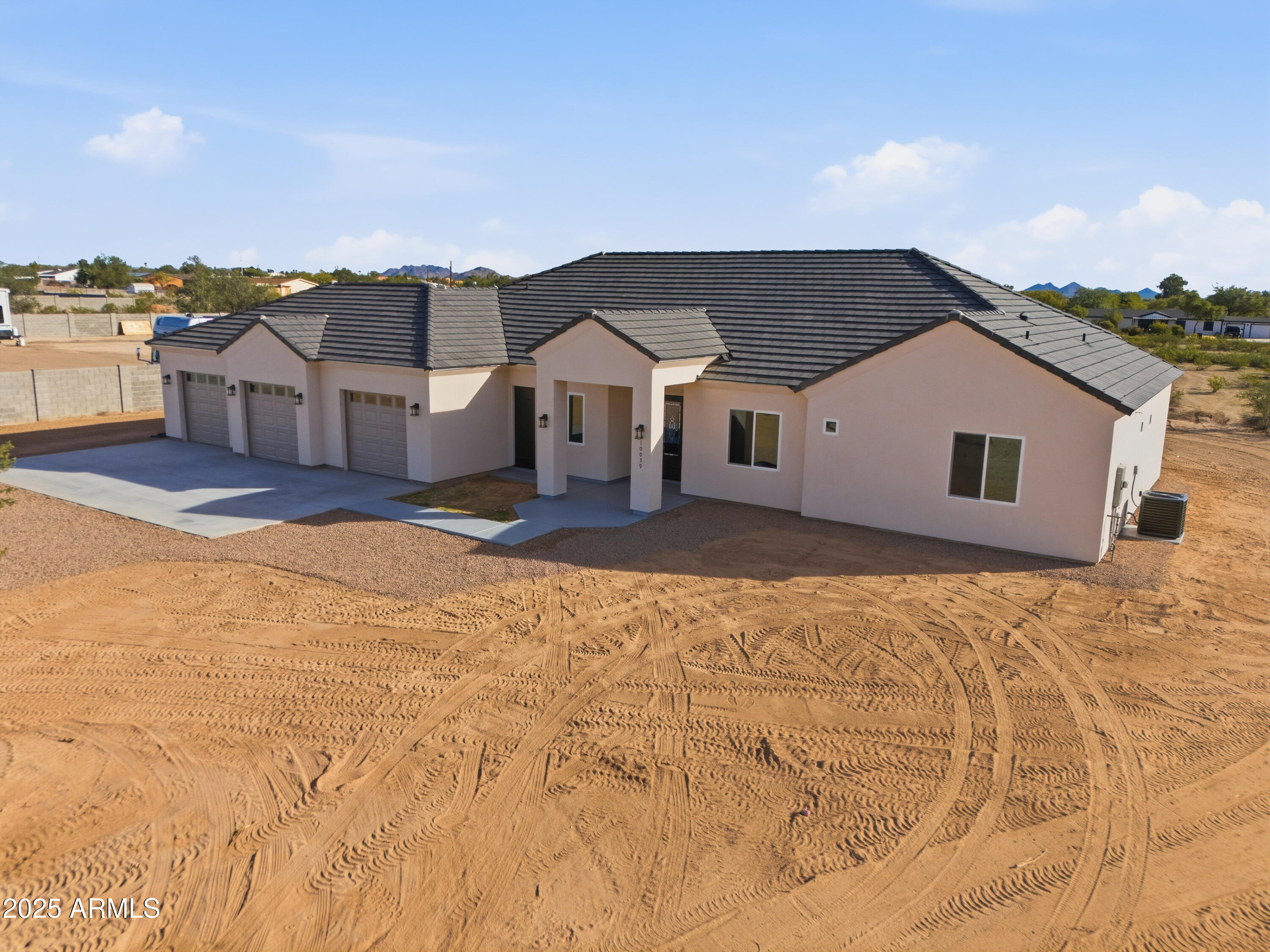 DESERT VISTA UNIT NO 5 CAB 8 SLD 25 - Residential