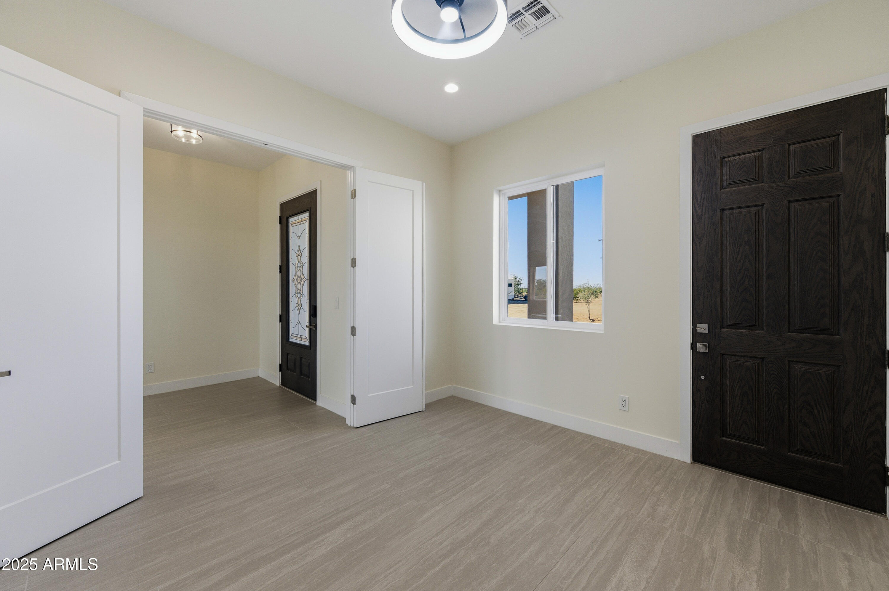 DESERT VISTA UNIT NO 5 CAB 8 SLD 25 - Residential