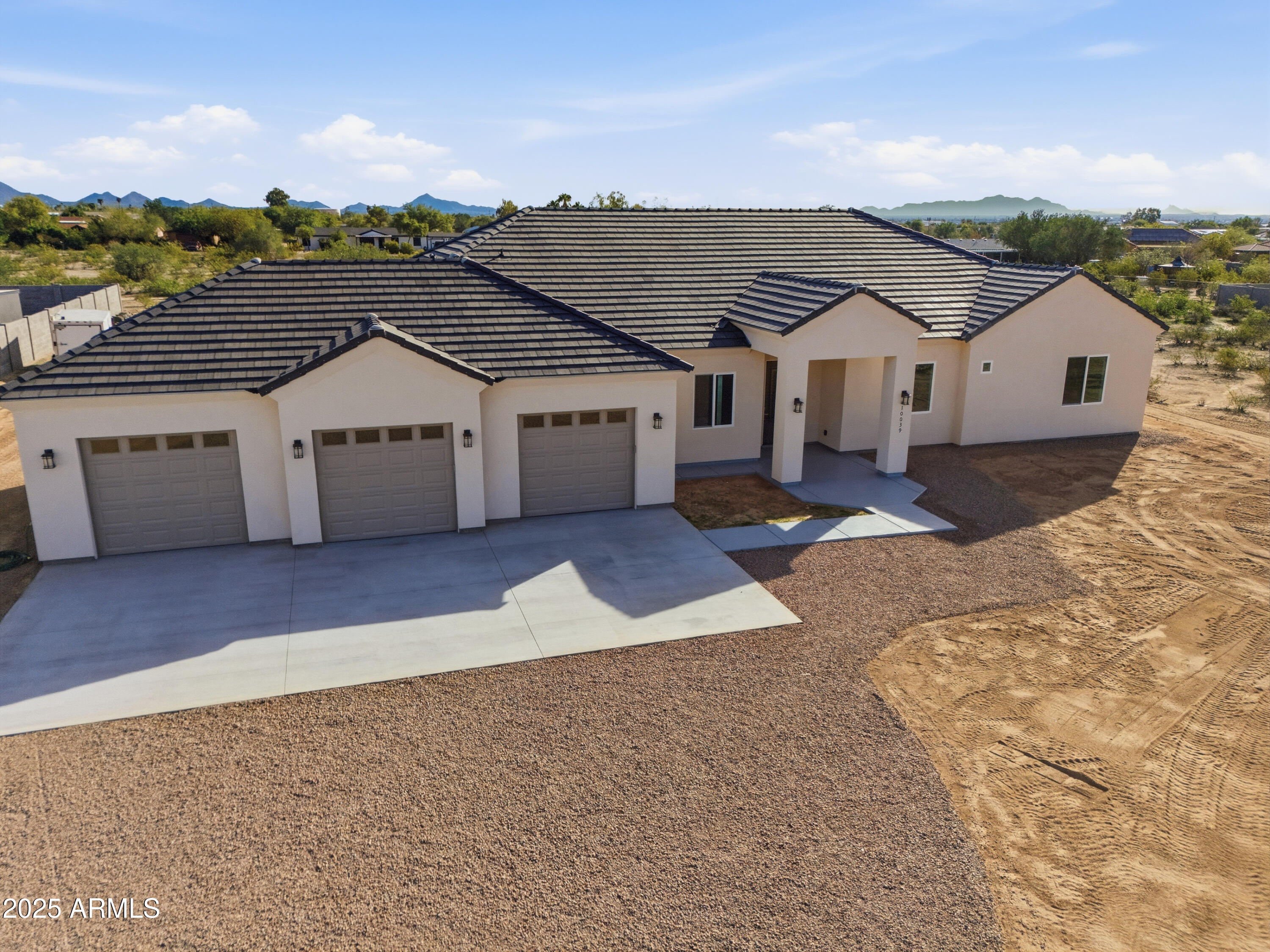 DESERT VISTA UNIT NO 5 CAB 8 SLD 25 - Residential