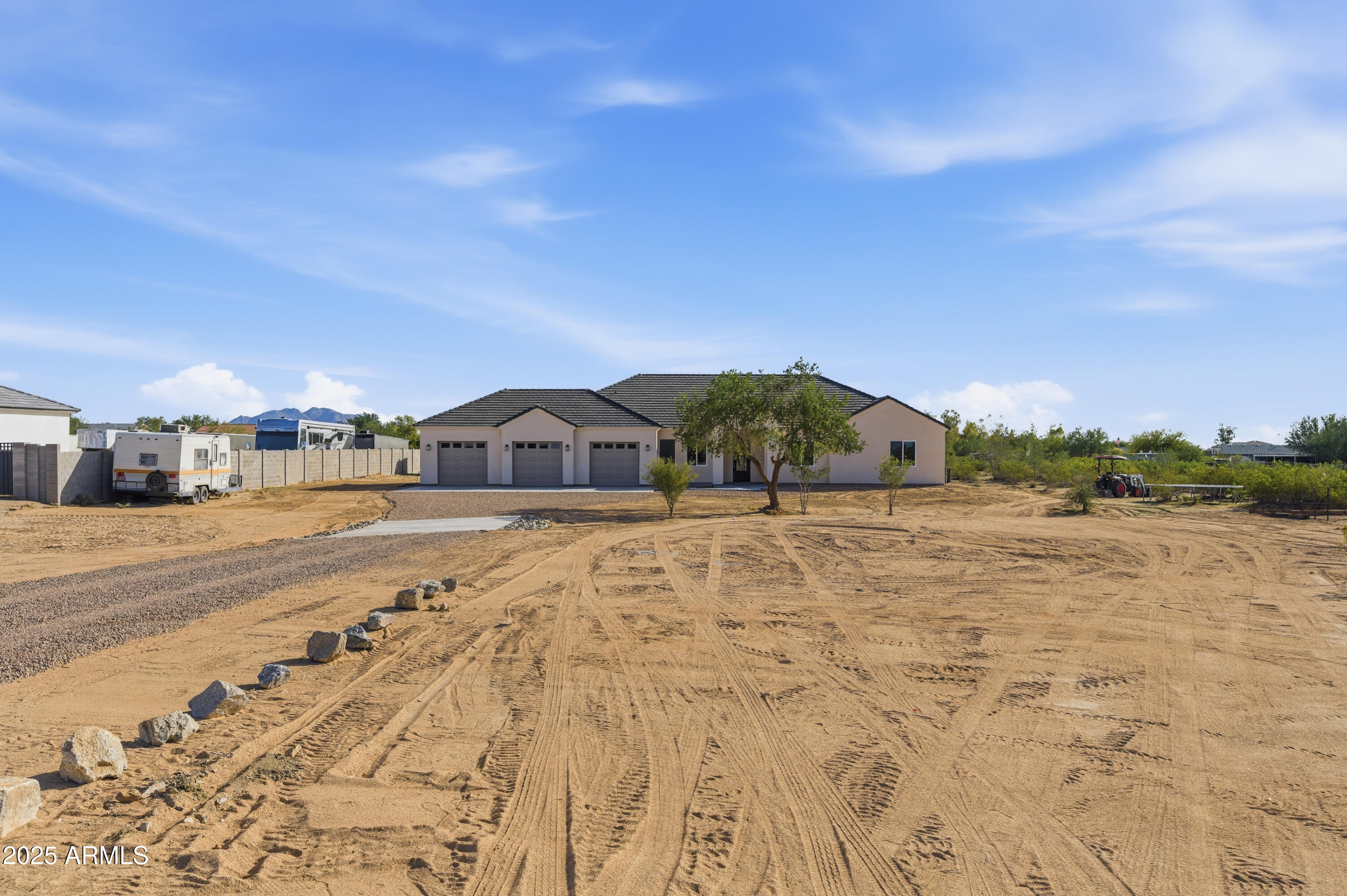 DESERT VISTA UNIT NO 5 CAB 8 SLD 25 - Residential