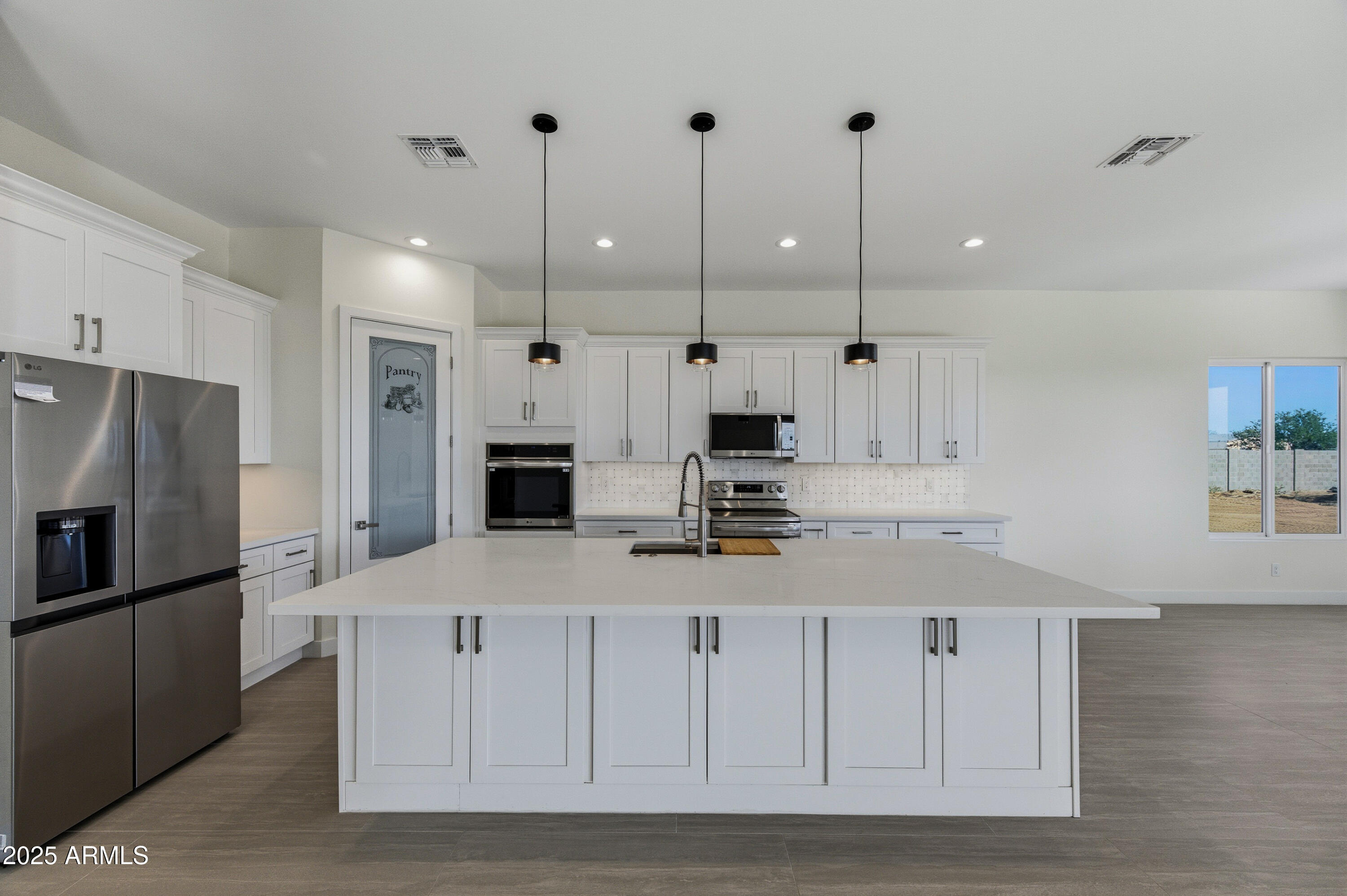 DESERT VISTA UNIT NO 5 CAB 8 SLD 25 - Residential