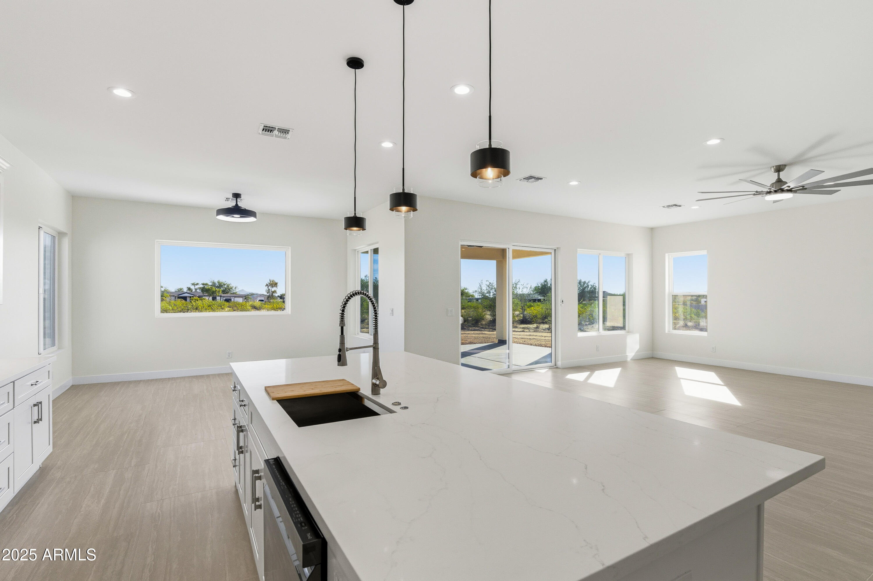 DESERT VISTA UNIT NO 5 CAB 8 SLD 25 - Residential