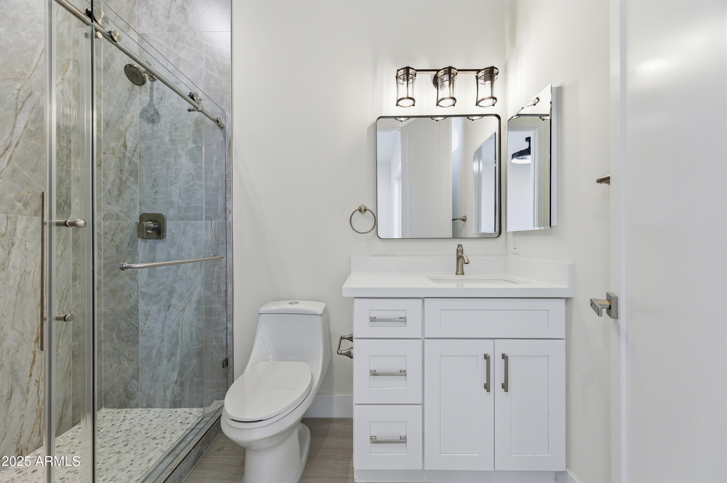 DESERT VISTA UNIT NO 5 CAB 8 SLD 25 - Residential