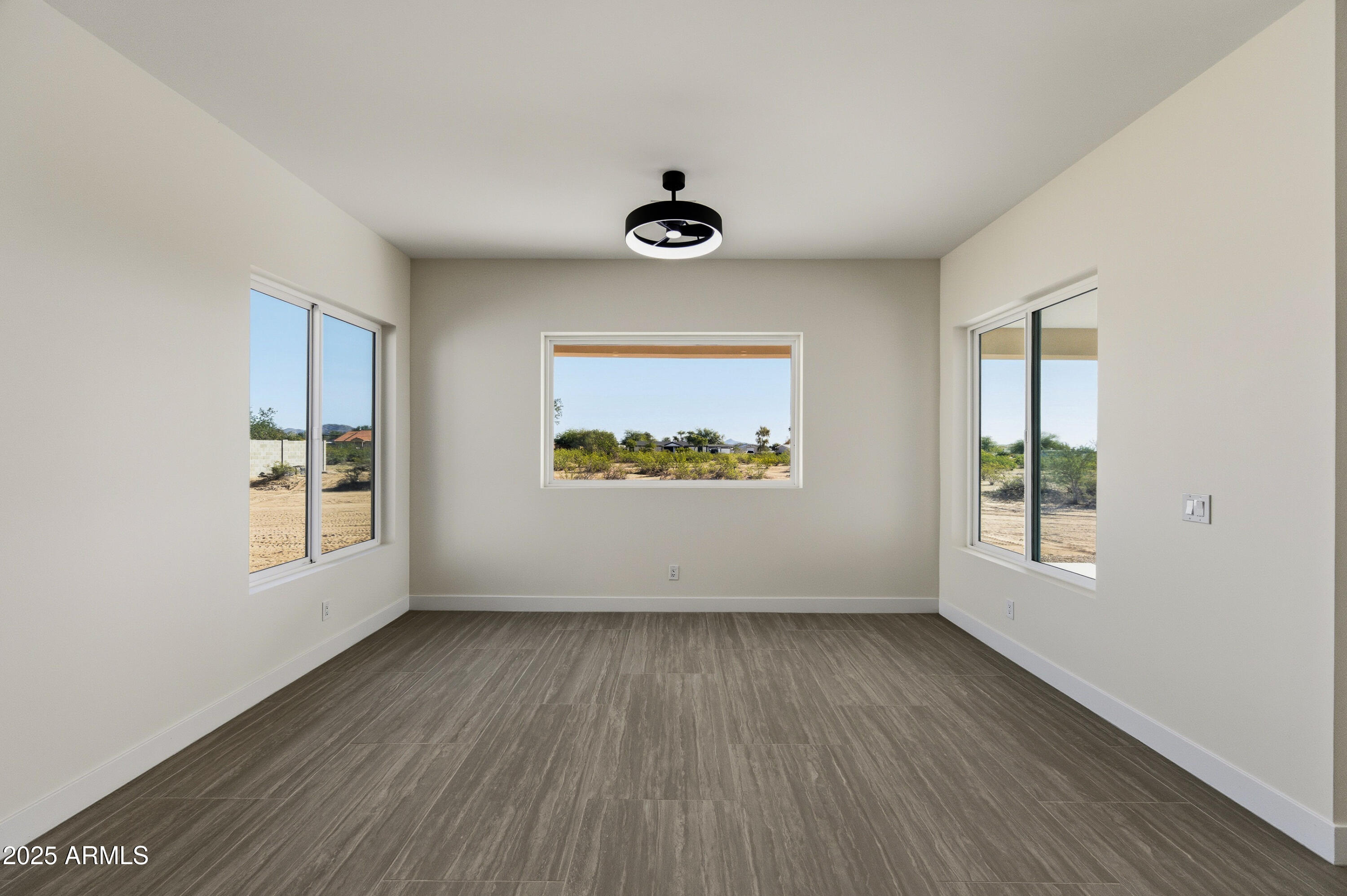 DESERT VISTA UNIT NO 5 CAB 8 SLD 25 - Residential