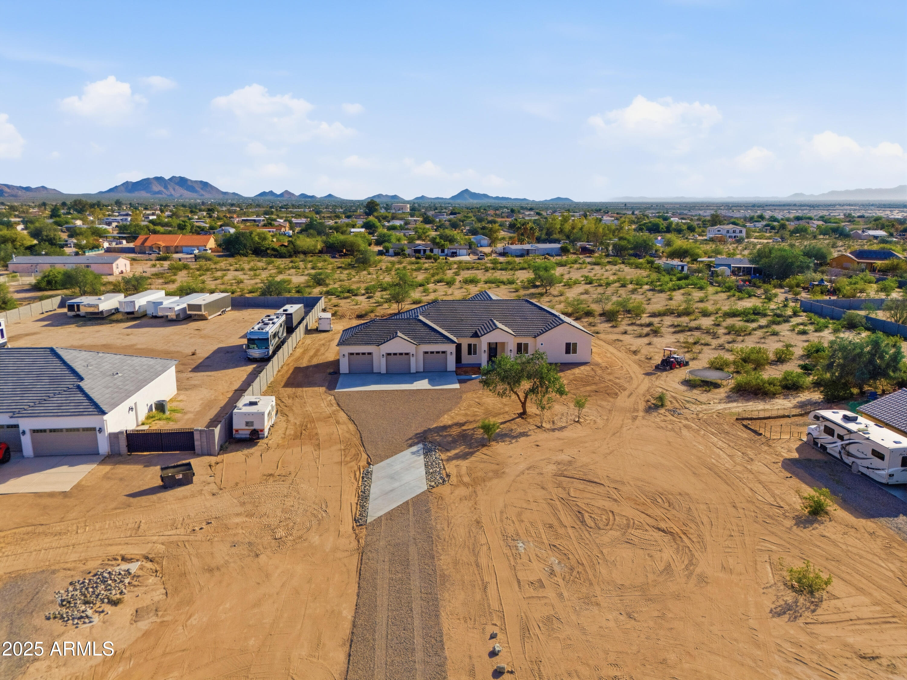 DESERT VISTA UNIT NO 5 CAB 8 SLD 25 - Residential