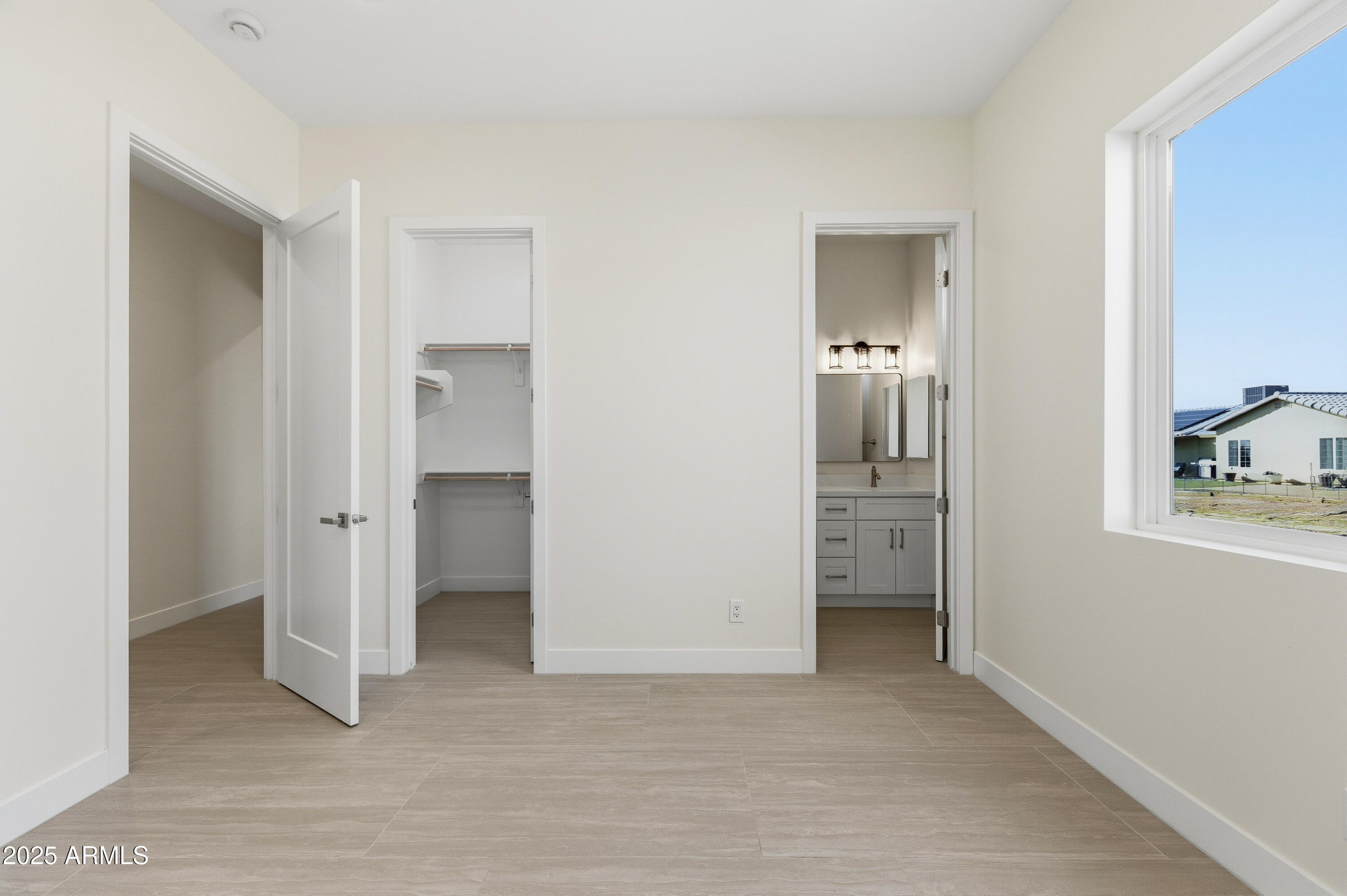 DESERT VISTA UNIT NO 5 CAB 8 SLD 25 - Residential
