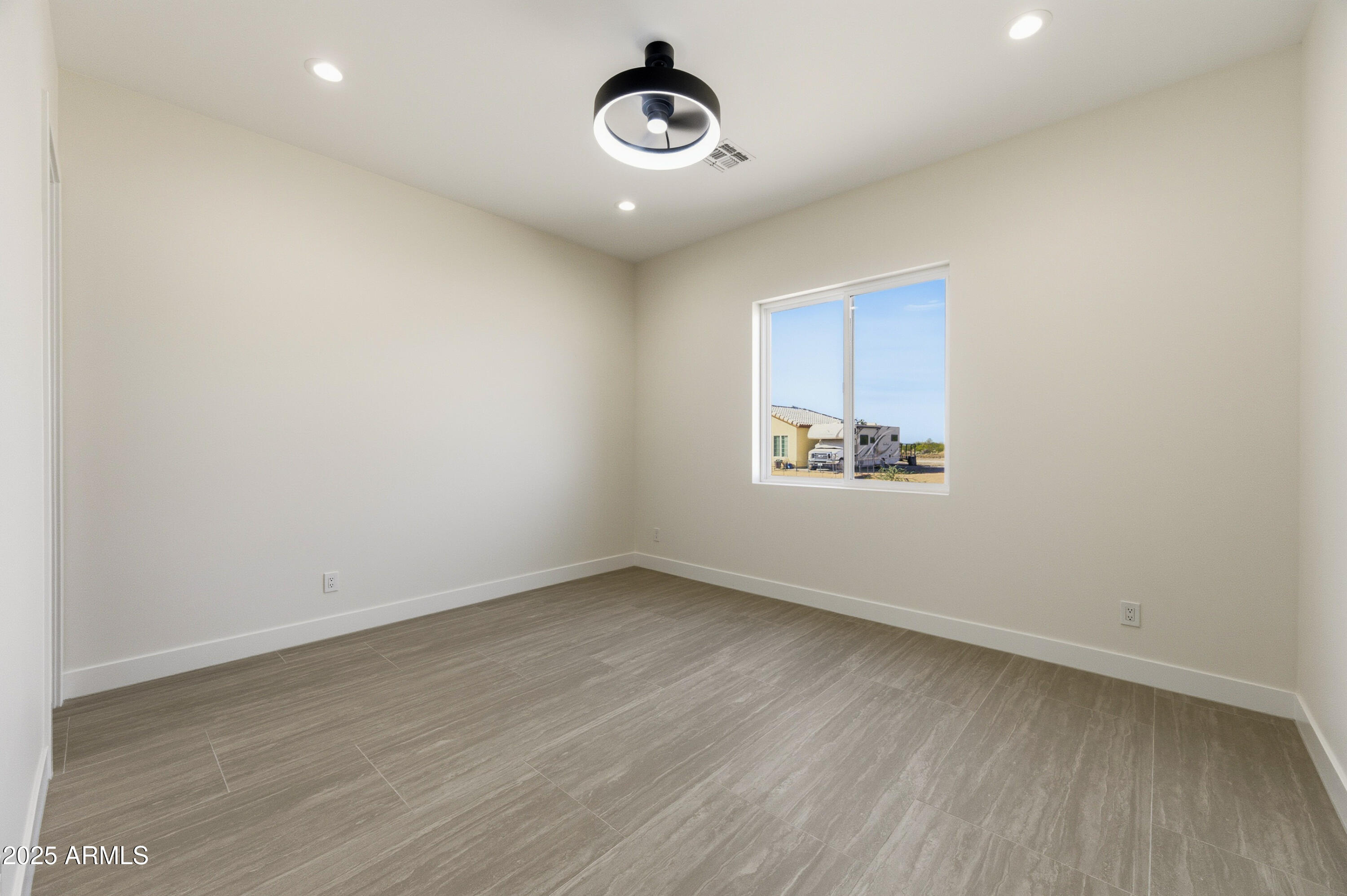 DESERT VISTA UNIT NO 5 CAB 8 SLD 25 - Residential