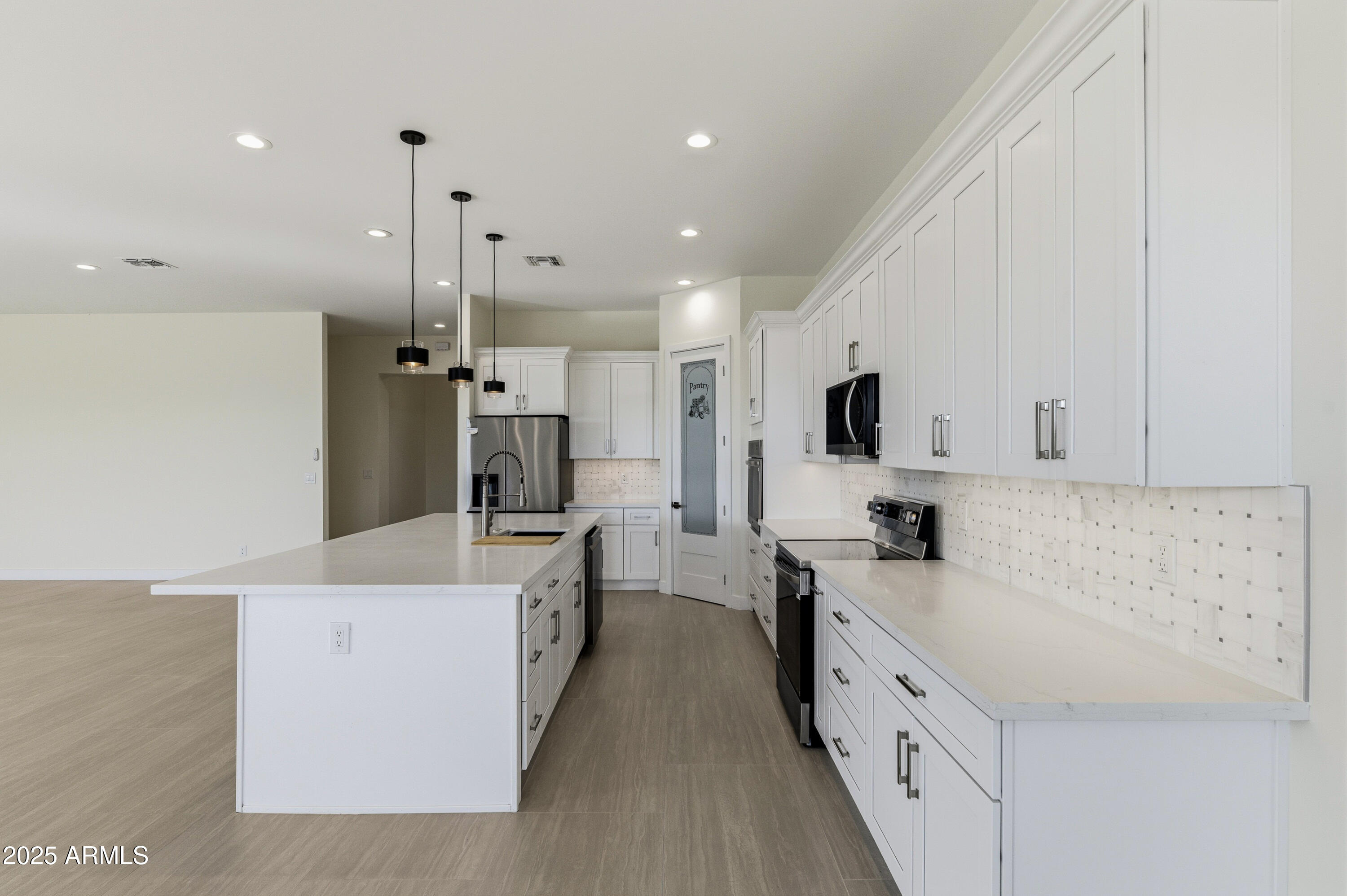 DESERT VISTA UNIT NO 5 CAB 8 SLD 25 - Residential