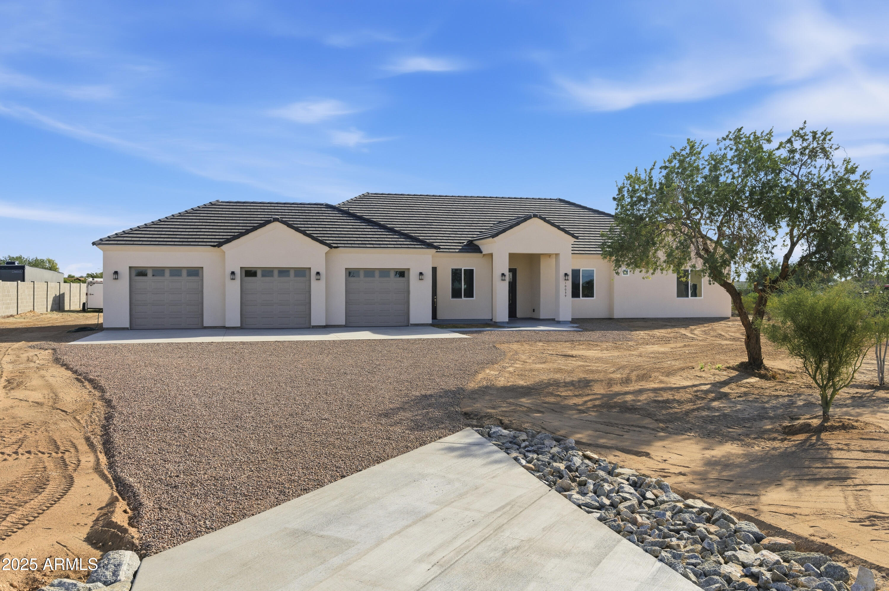 DESERT VISTA UNIT NO 5 CAB 8 SLD 25 - Residential