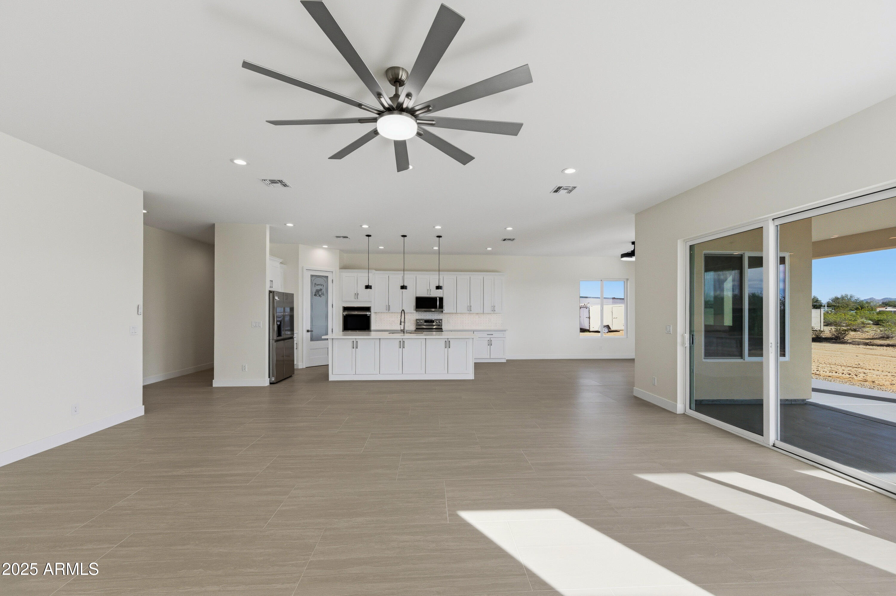 DESERT VISTA UNIT NO 5 CAB 8 SLD 25 - Residential