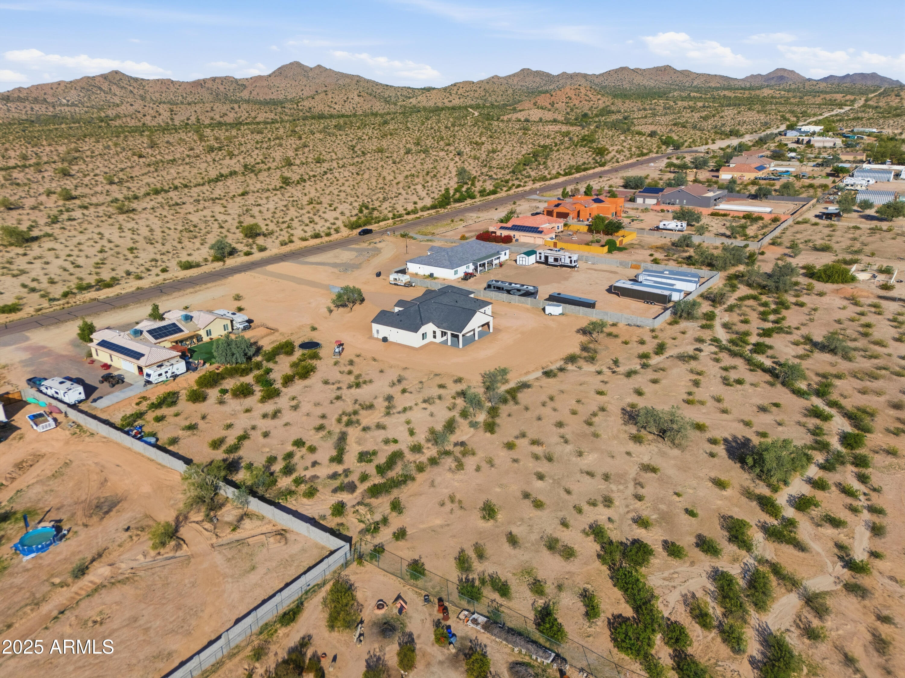 DESERT VISTA UNIT NO 5 CAB 8 SLD 25 - Residential