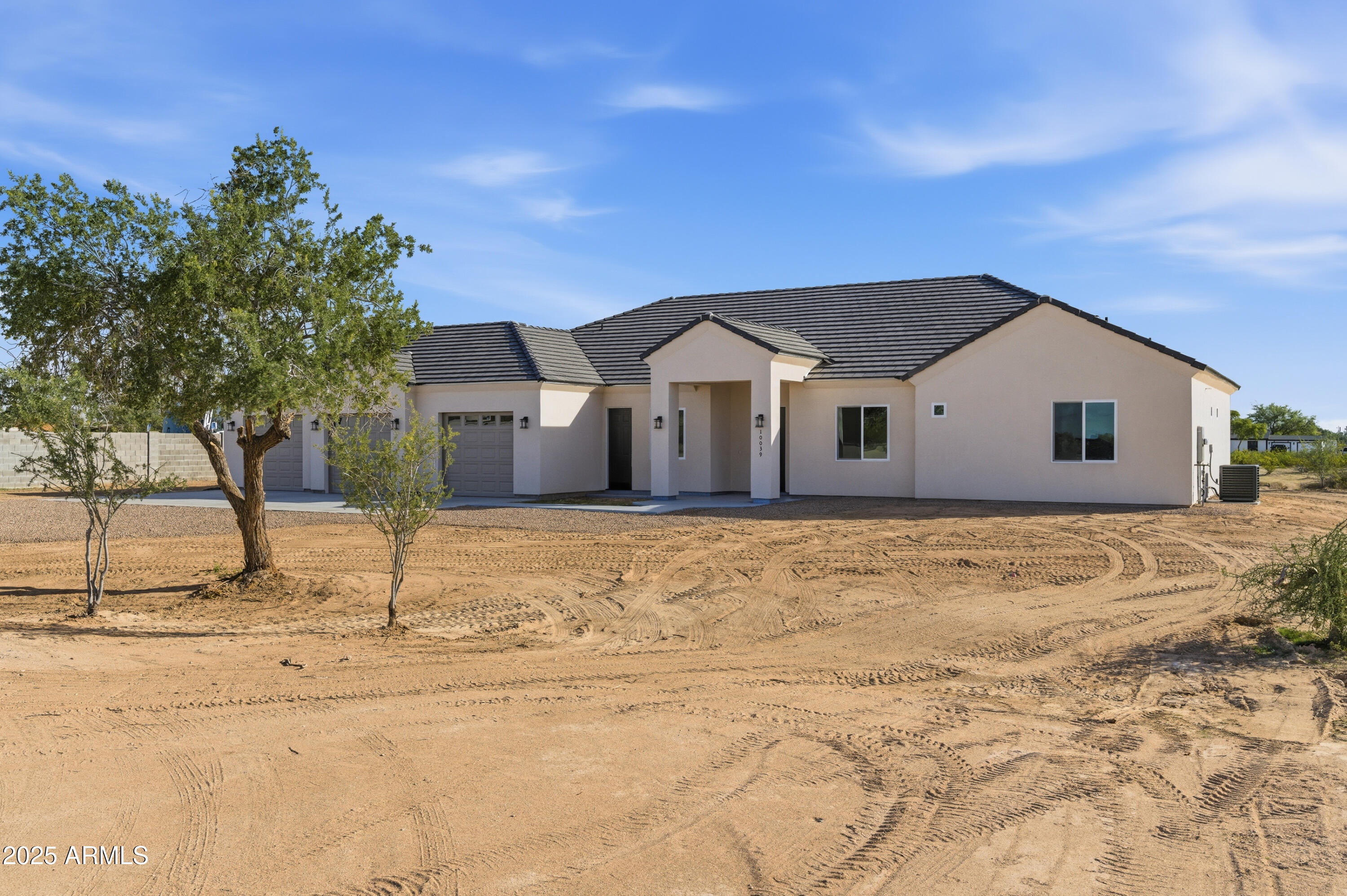 DESERT VISTA UNIT NO 5 CAB 8 SLD 25 - Residential