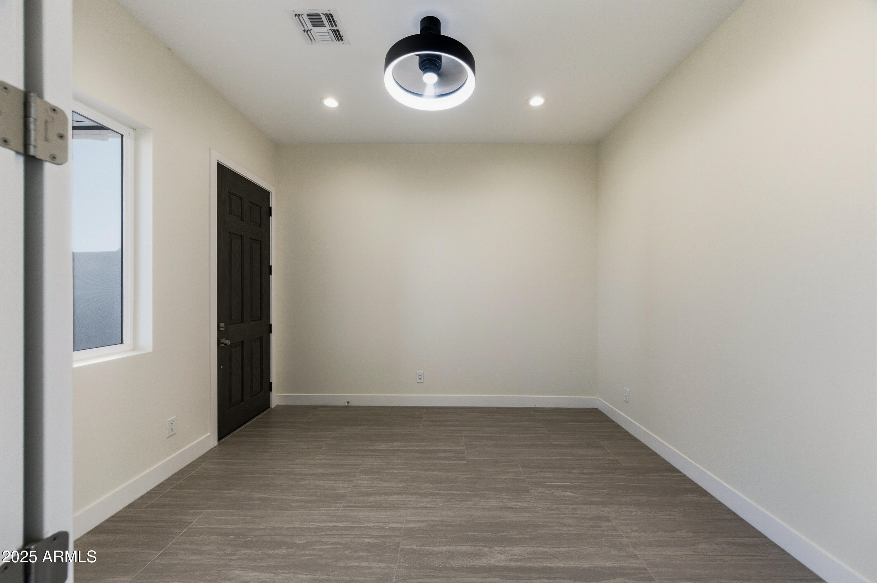DESERT VISTA UNIT NO 5 CAB 8 SLD 25 - Residential