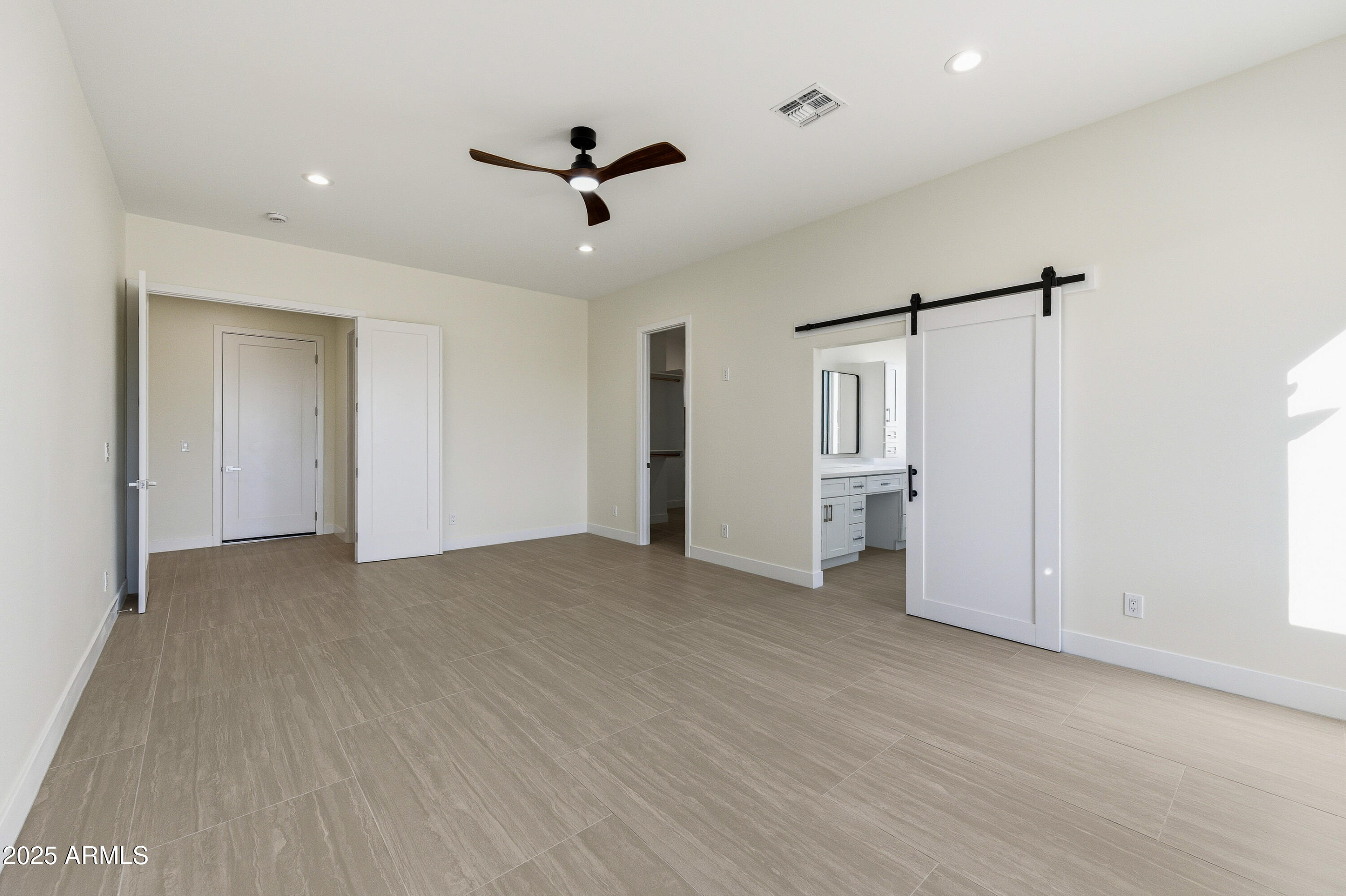 DESERT VISTA UNIT NO 5 CAB 8 SLD 25 - Residential