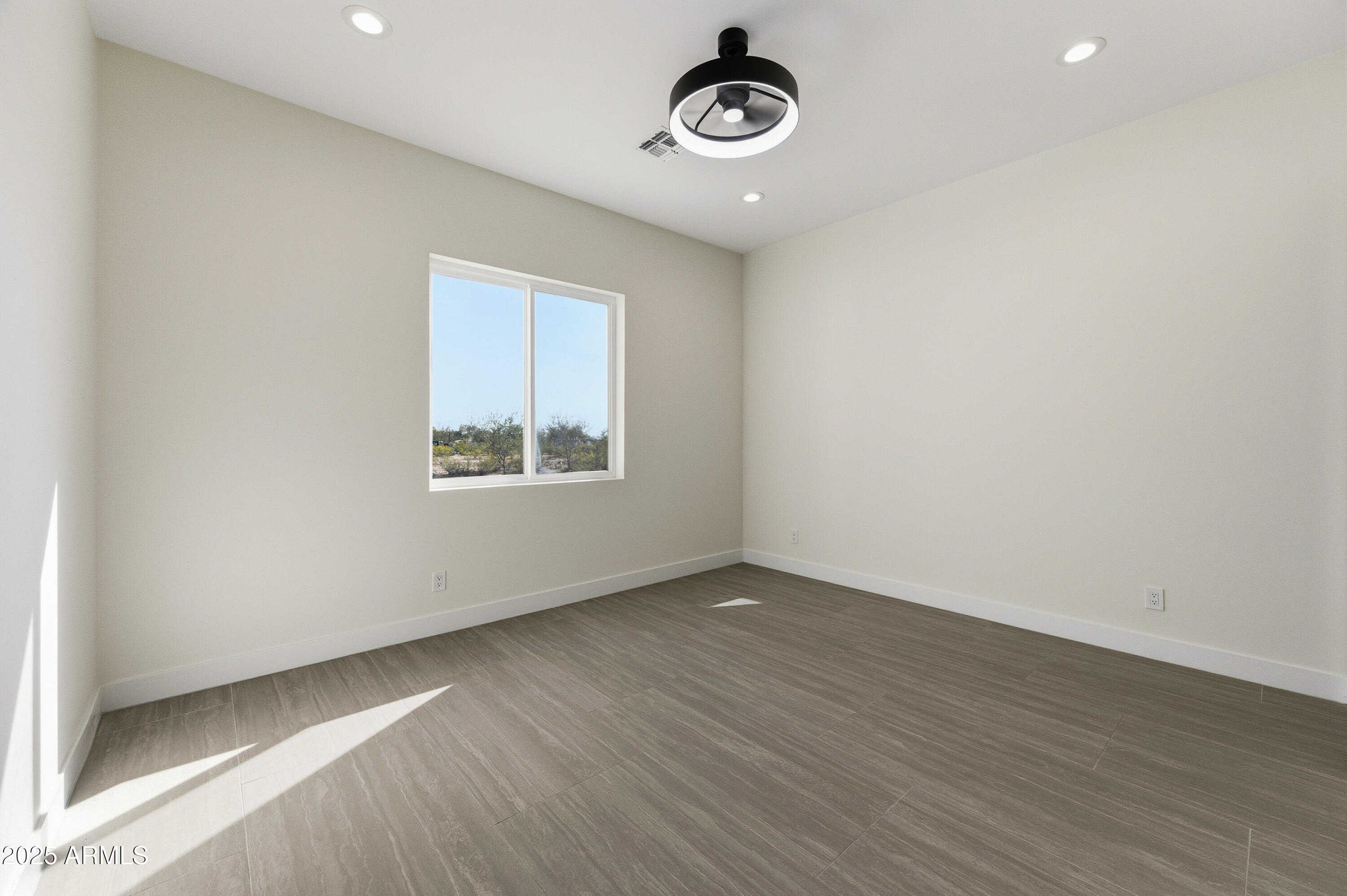 DESERT VISTA UNIT NO 5 CAB 8 SLD 25 - Residential