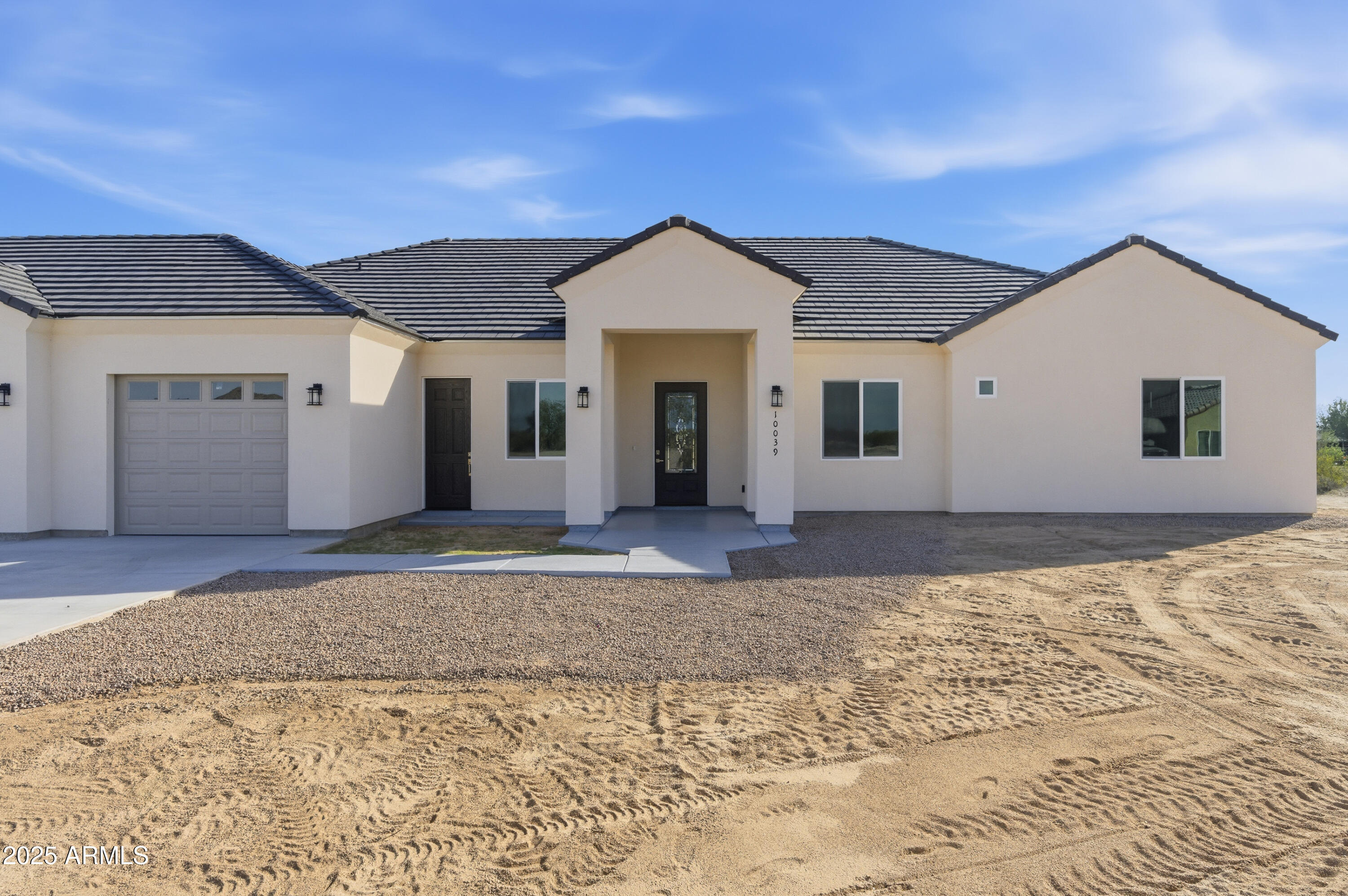 DESERT VISTA UNIT NO 5 CAB 8 SLD 25 - Residential