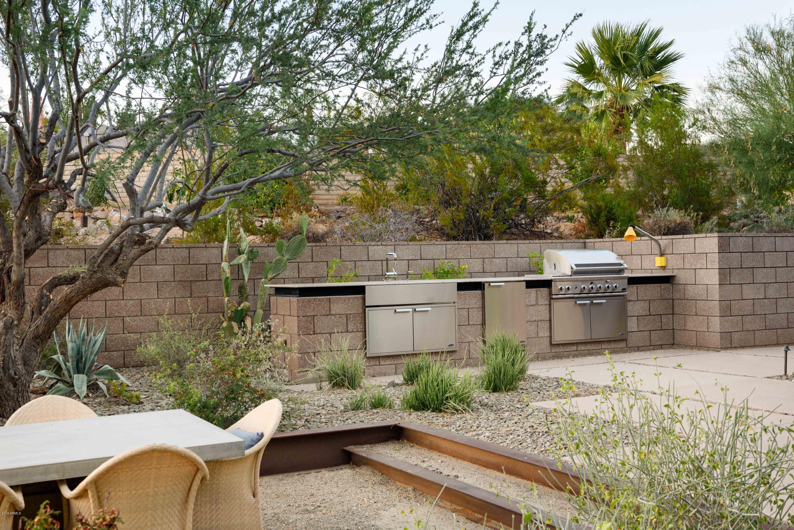 ARROYO HEIGHTS - Residential
